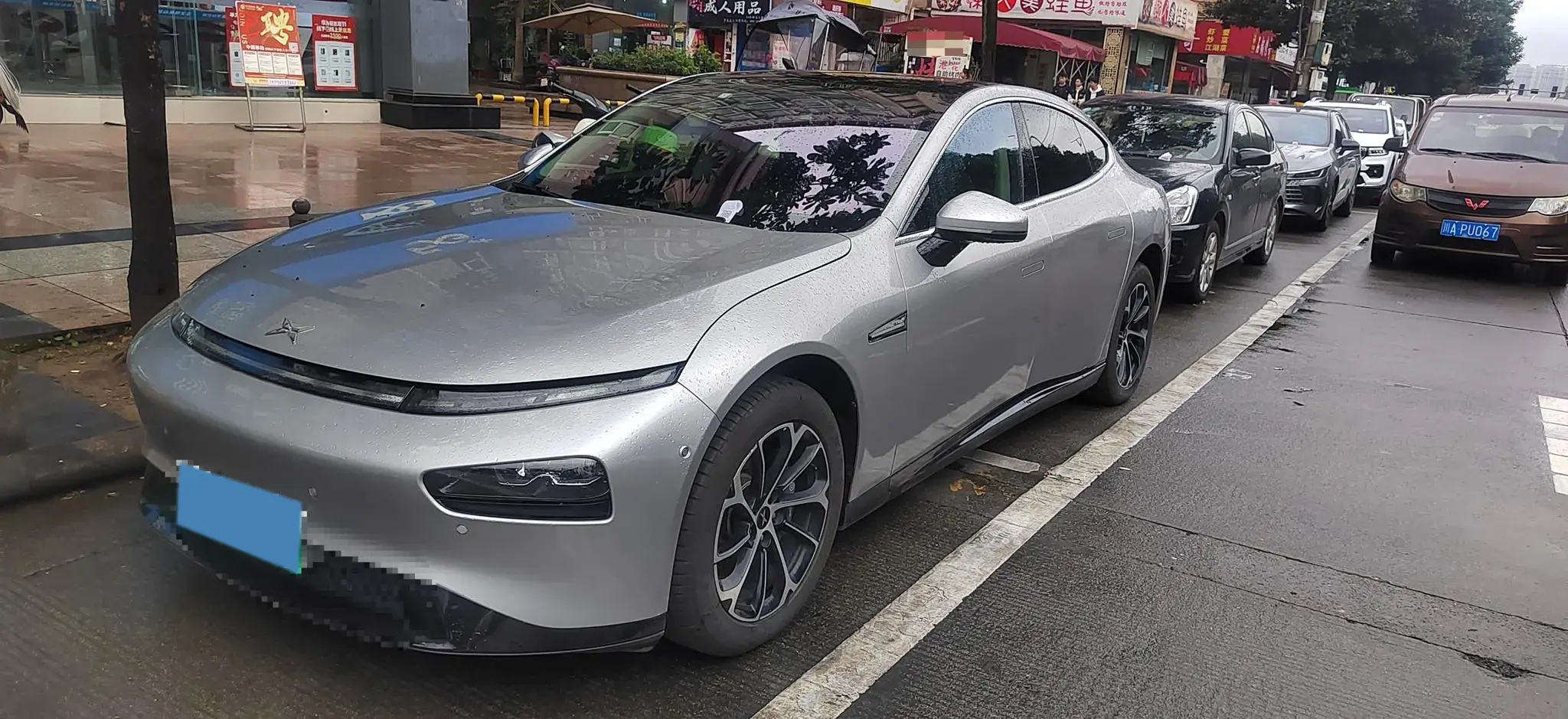 2020 XPENG P7 view 1