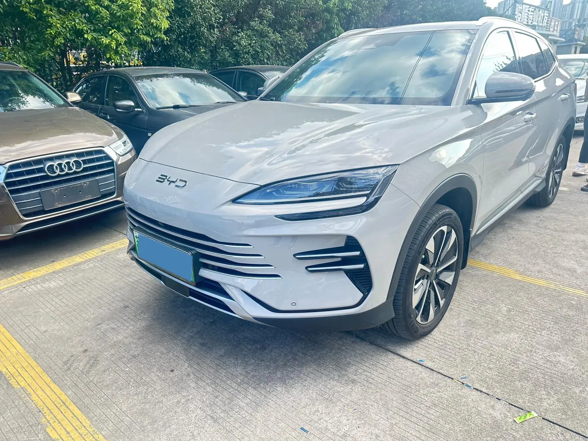 2025 BYD SONG view 1