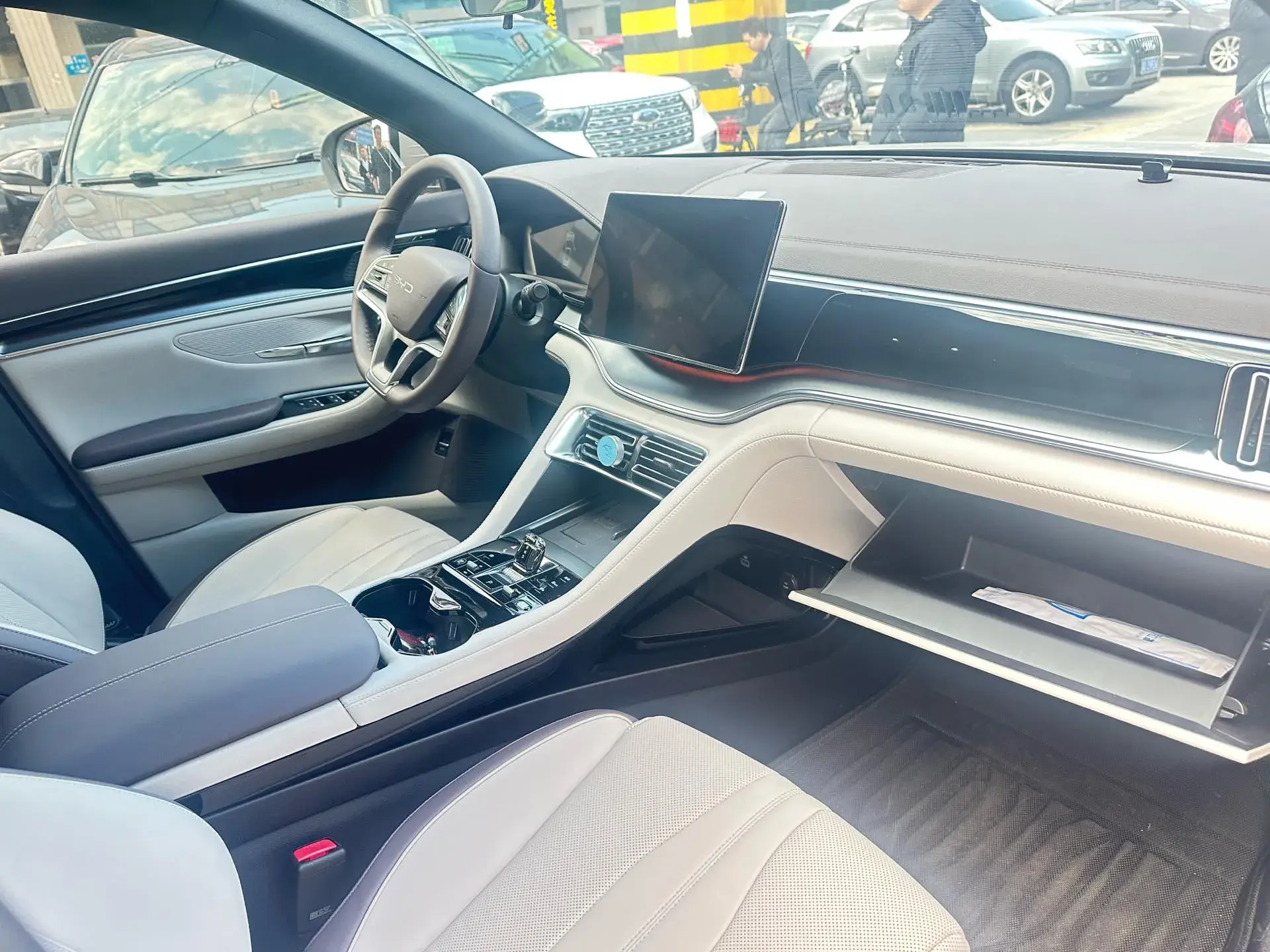 2025 BYD SONG thumbnail 3