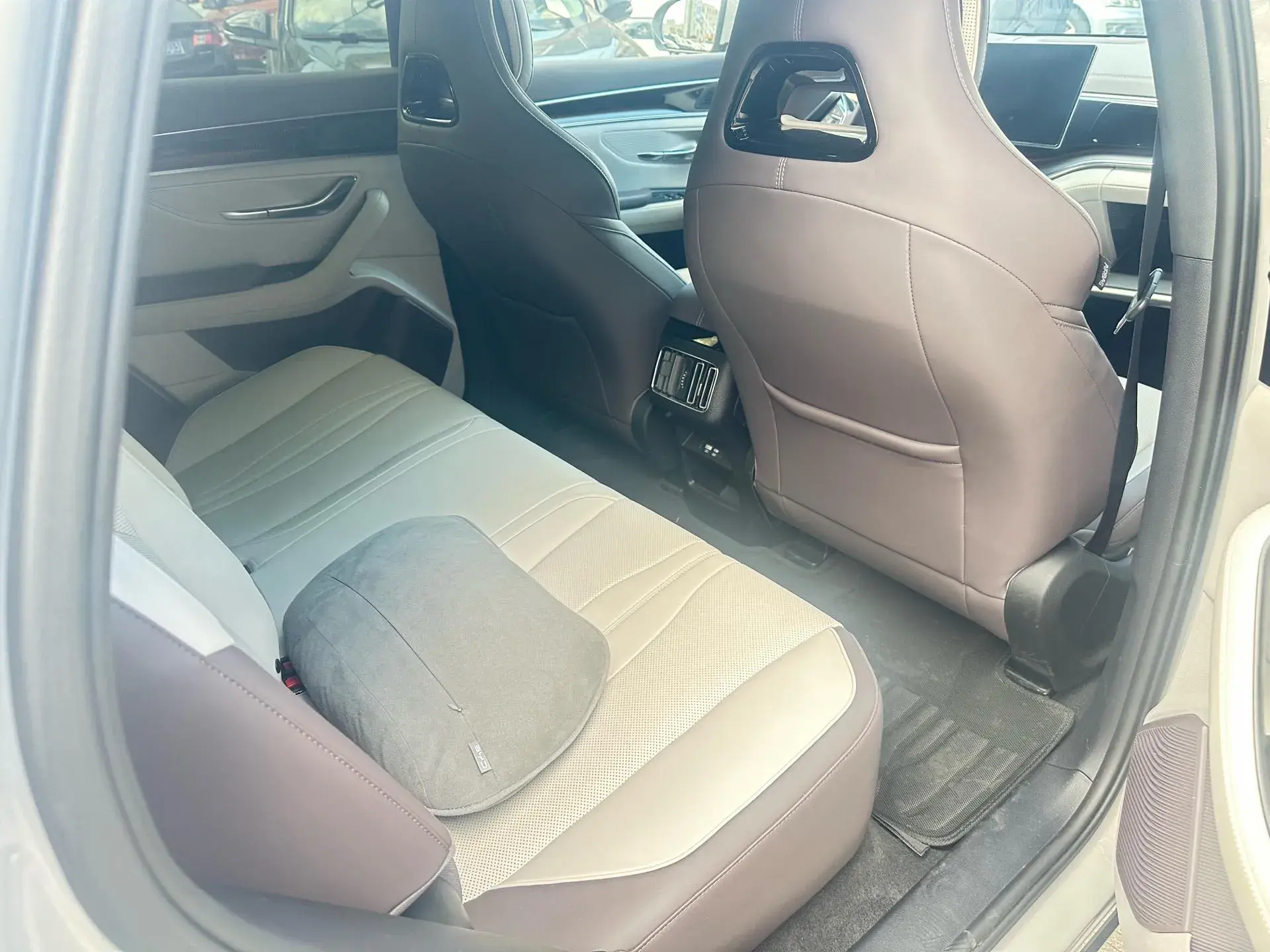 2025 BYD SONG thumbnail 4