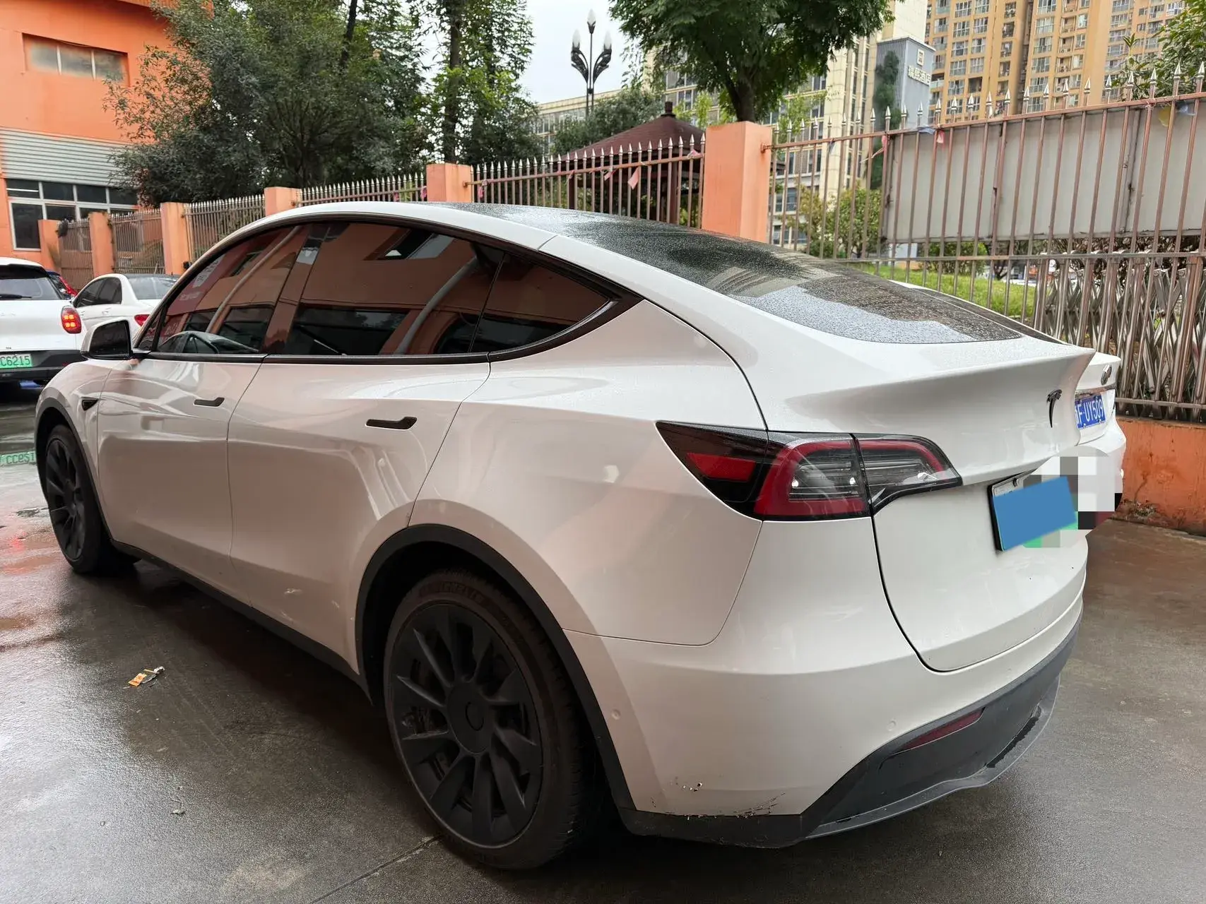 2023 TESLA MODEL thumbnail 4