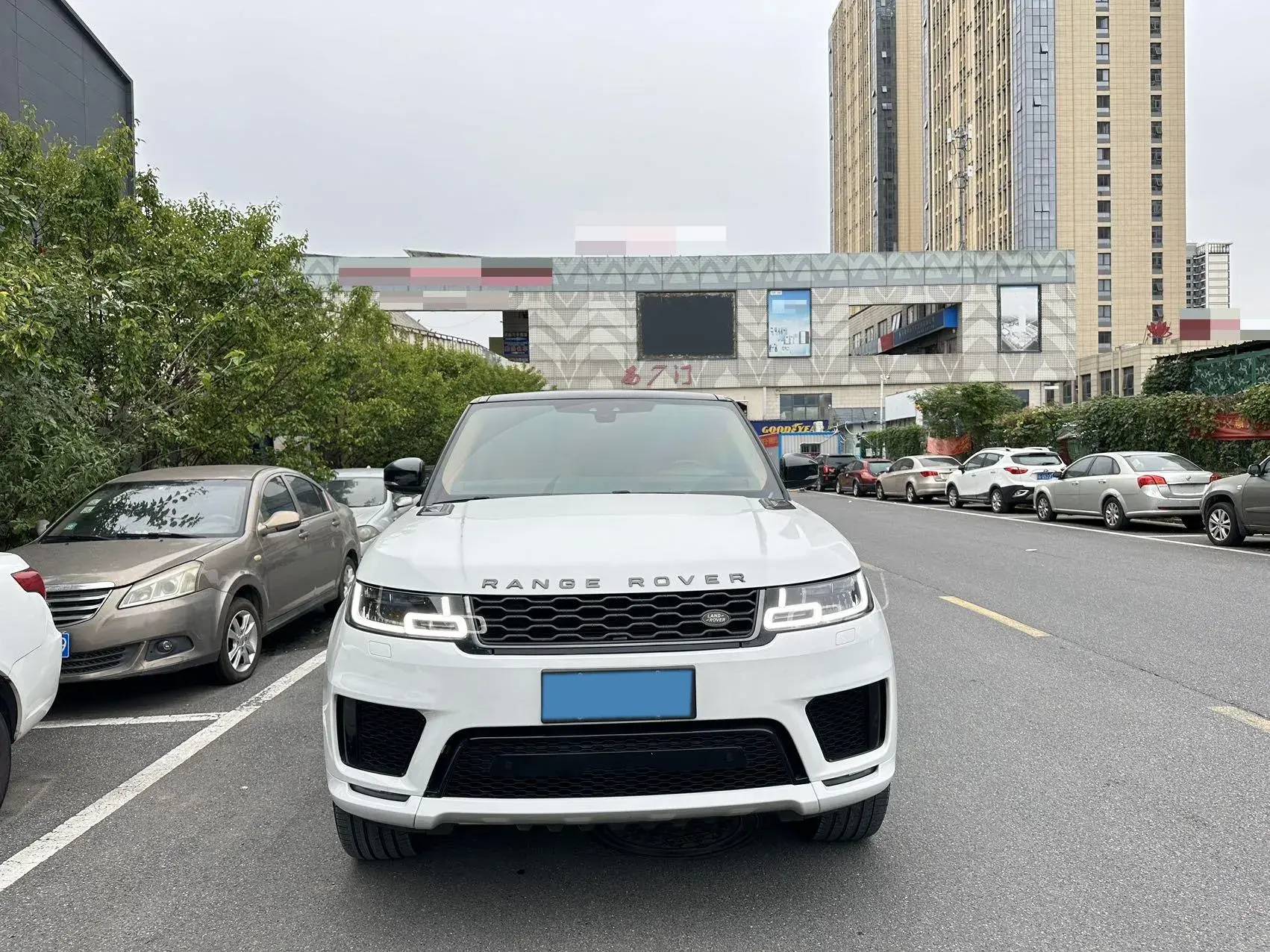 2018 LAND ROVER thumbnail 2