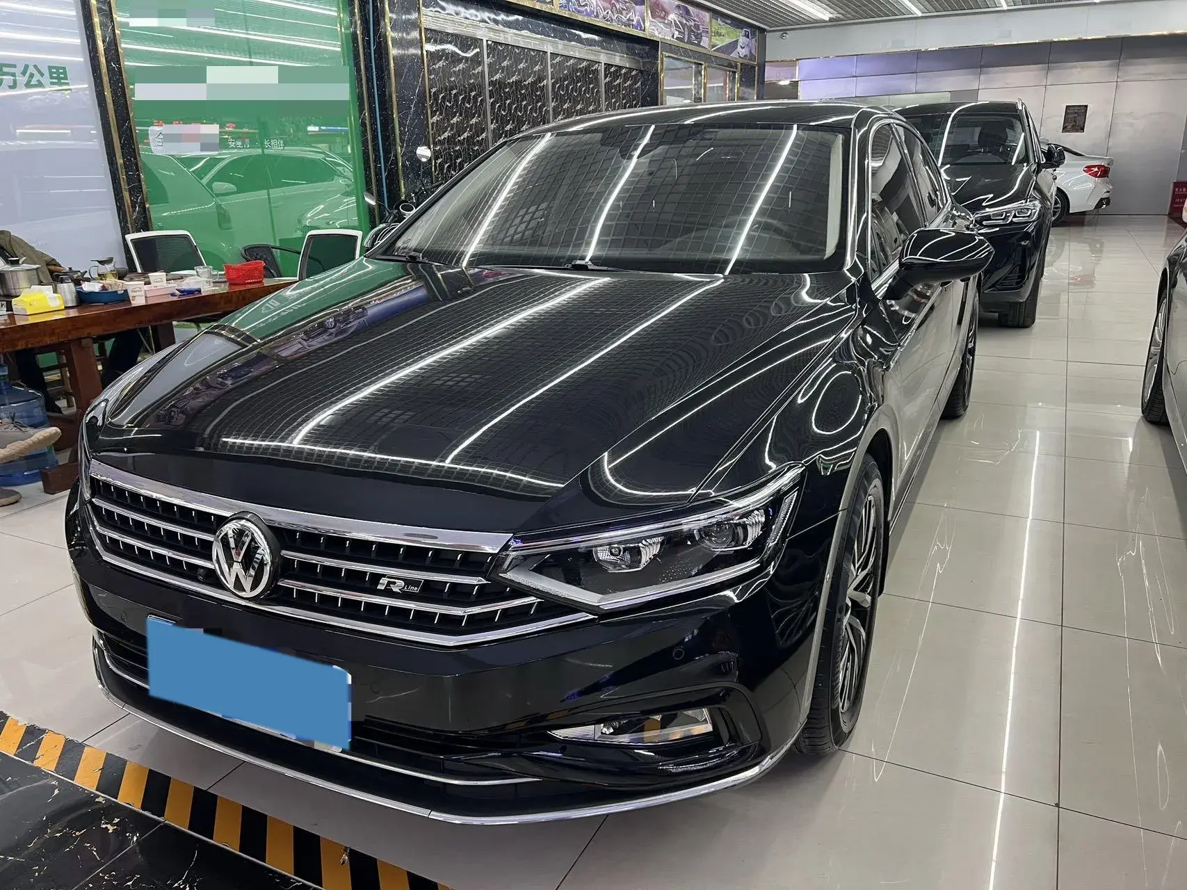 2020 VOLKSWAGEN MAGOTAN view 1