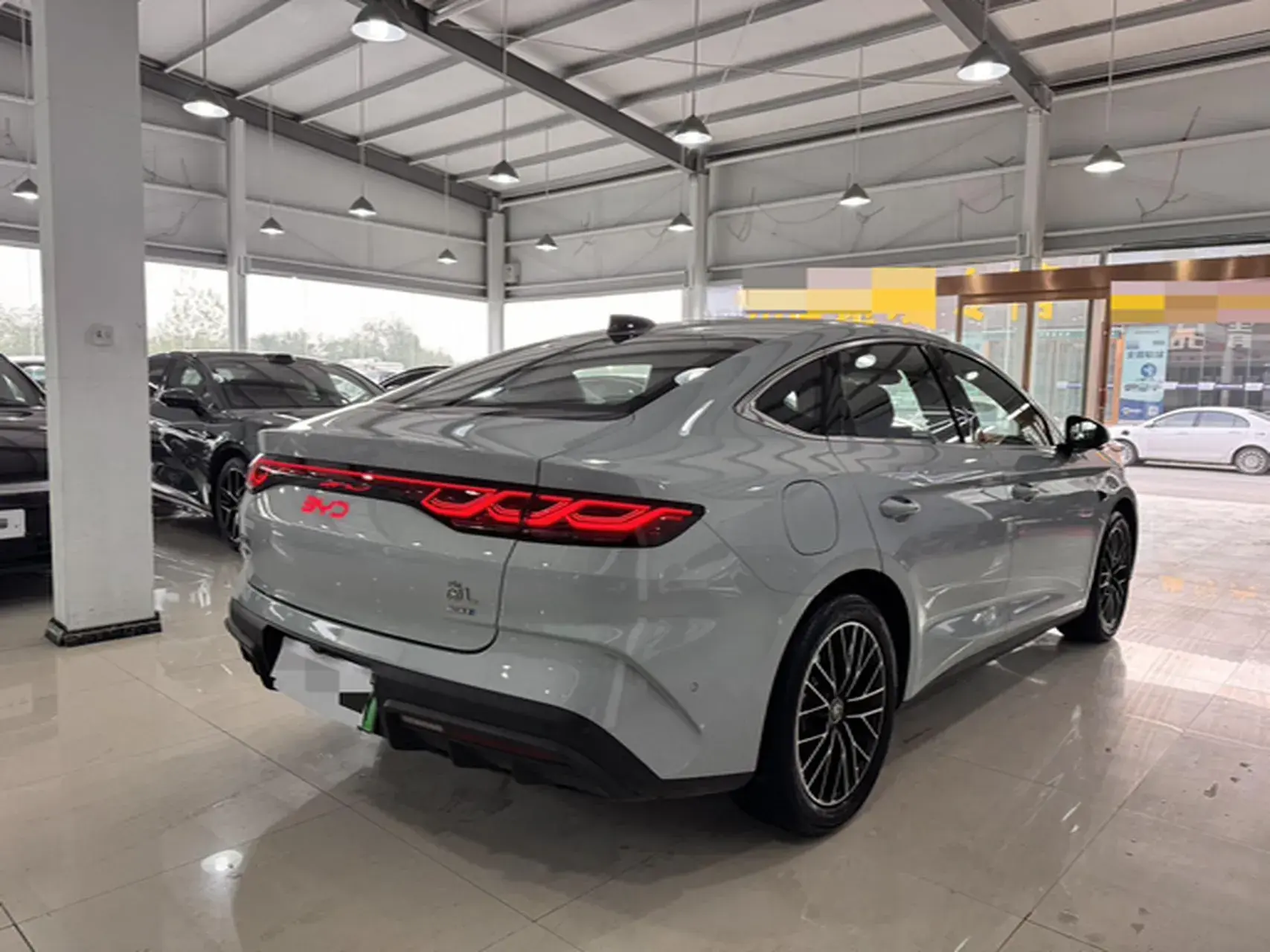 2025 BYD QINL thumbnail 3