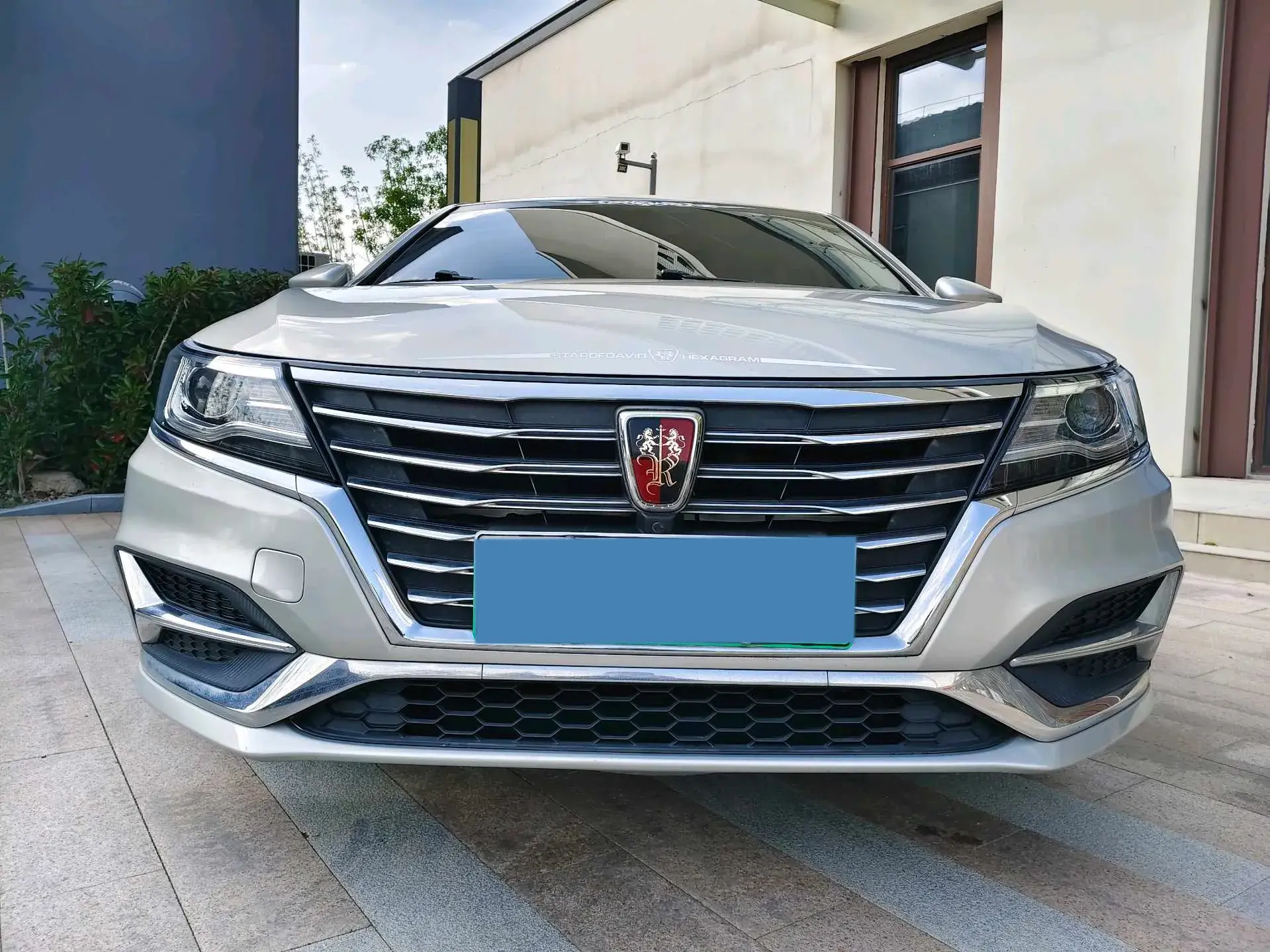 2017 ROEWE I6 thumbnail 2