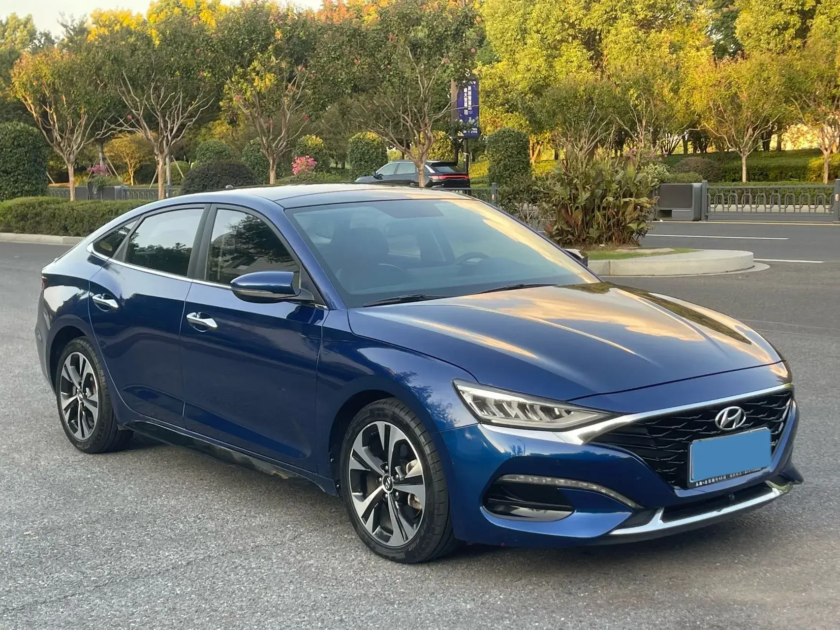 2021 HYUNDAI LA thumbnail 3