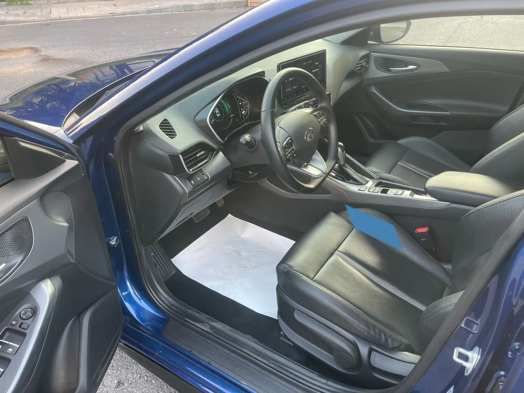 2021 HYUNDAI LA thumbnail 4