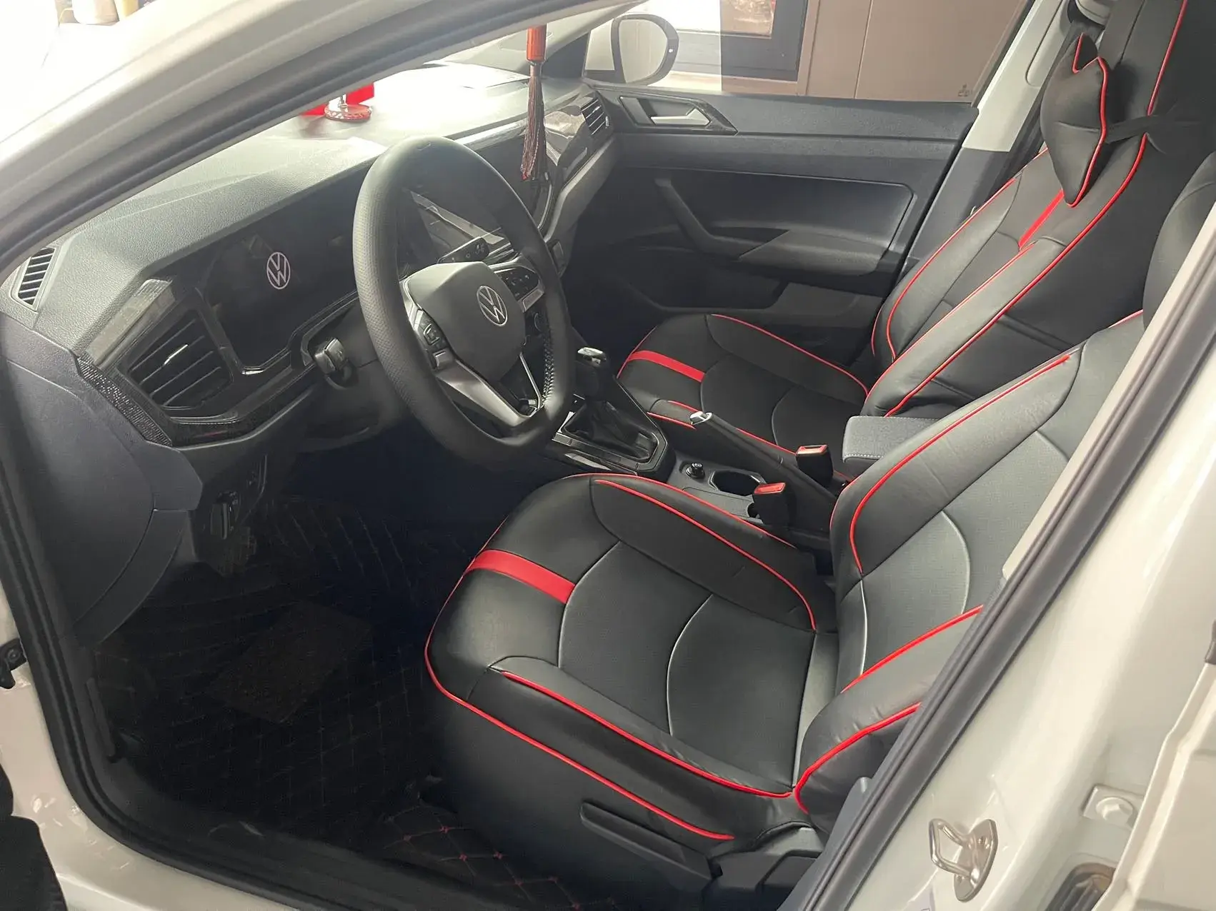 2025 VOLKSWAGEN LAVIDA thumbnail 3