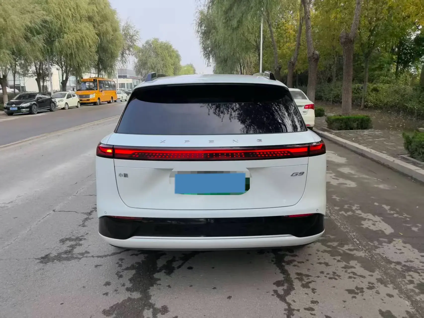 2022 XPENG G9 thumbnail 4