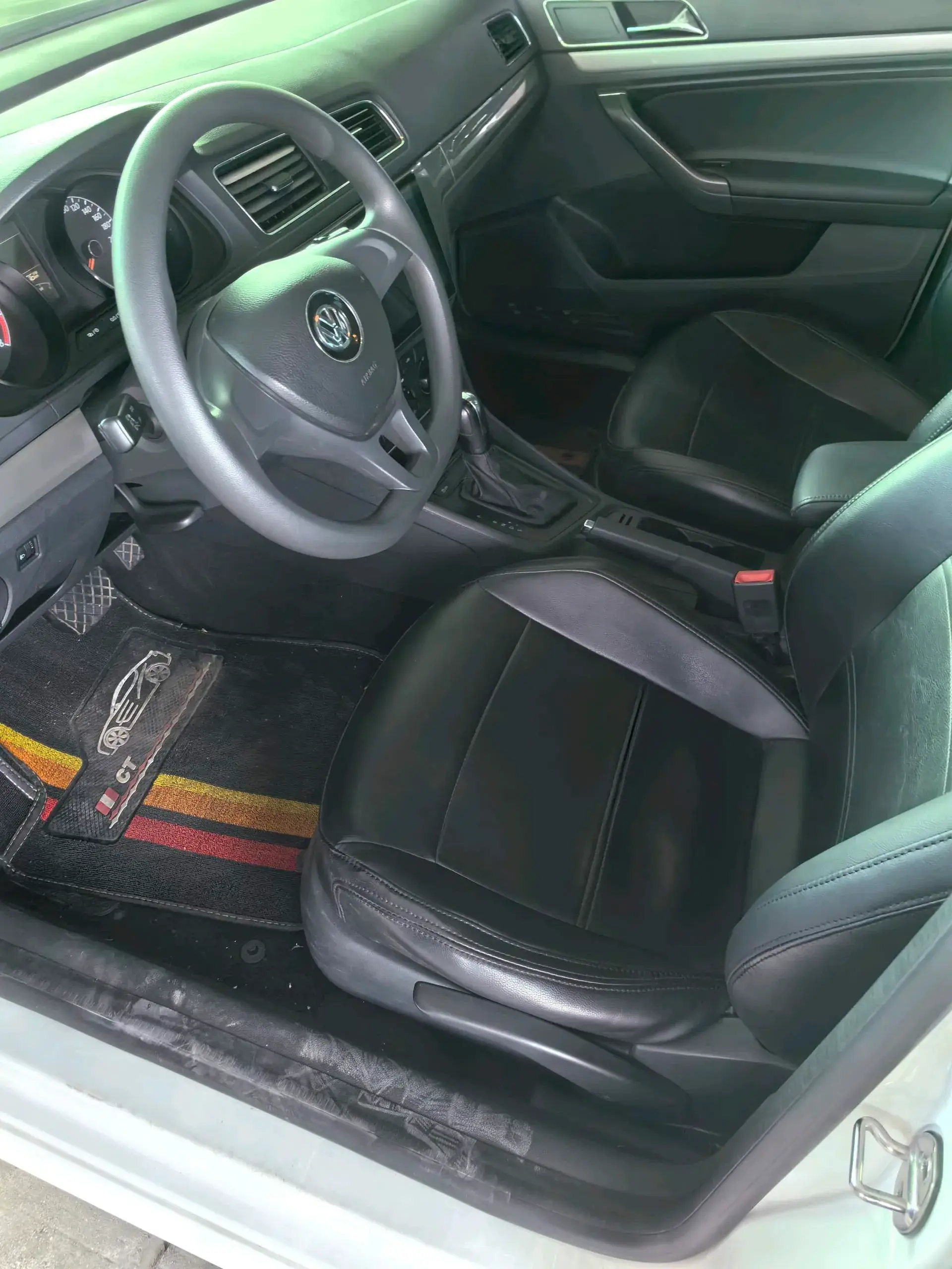 2017 VOLKSWAGEN LAVIDA thumbnail 3