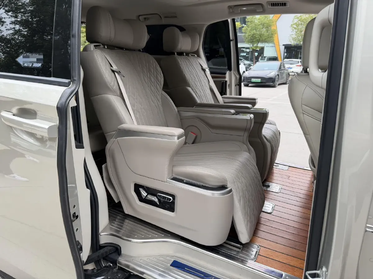 2018 Buick GL8 2.0T 260HP L4 6AT,autocango,china used car exporter,china ev exporter,chinese used car exporter,chinese used ev exporter