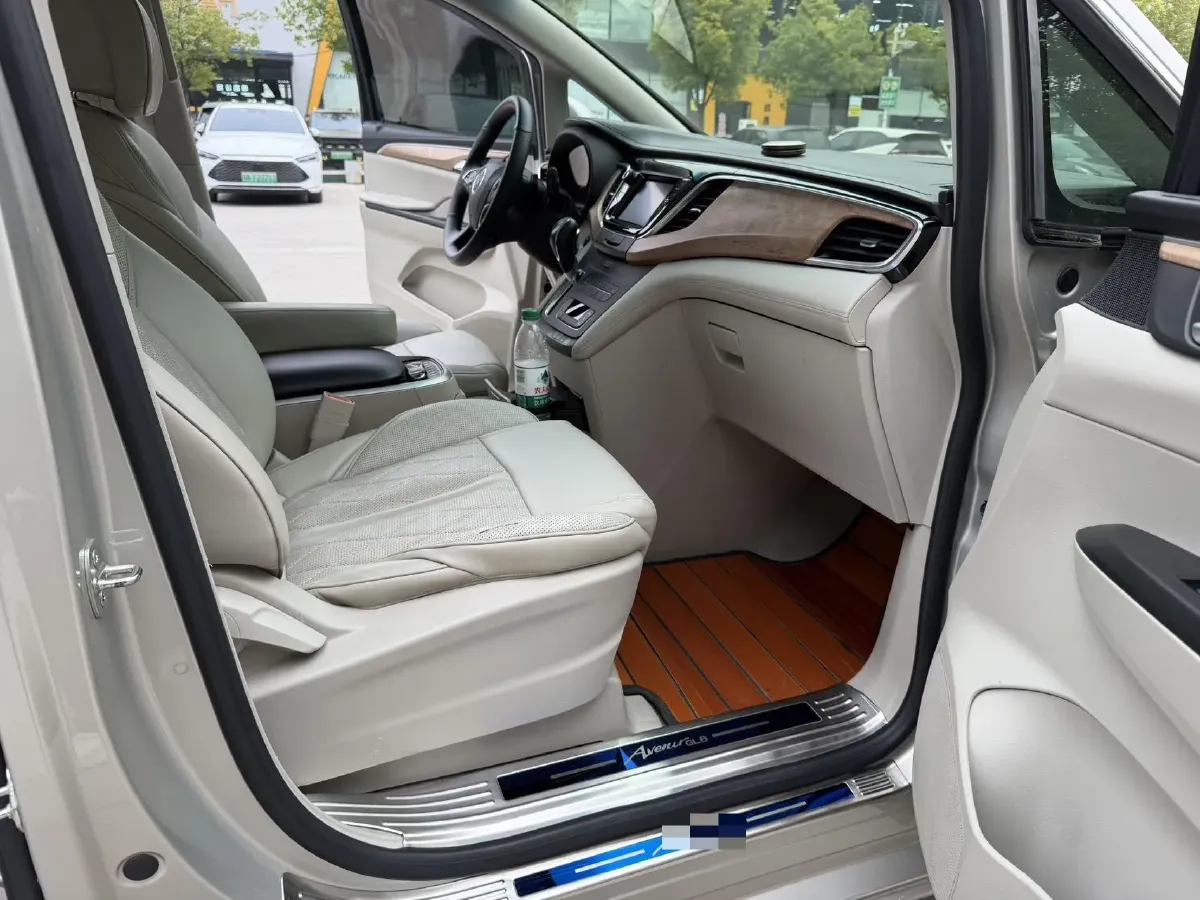 2018 Buick GL8 2.0T 260HP L4 6AT,autocango,china used car exporter,china ev exporter,chinese used car exporter,chinese used ev exporter