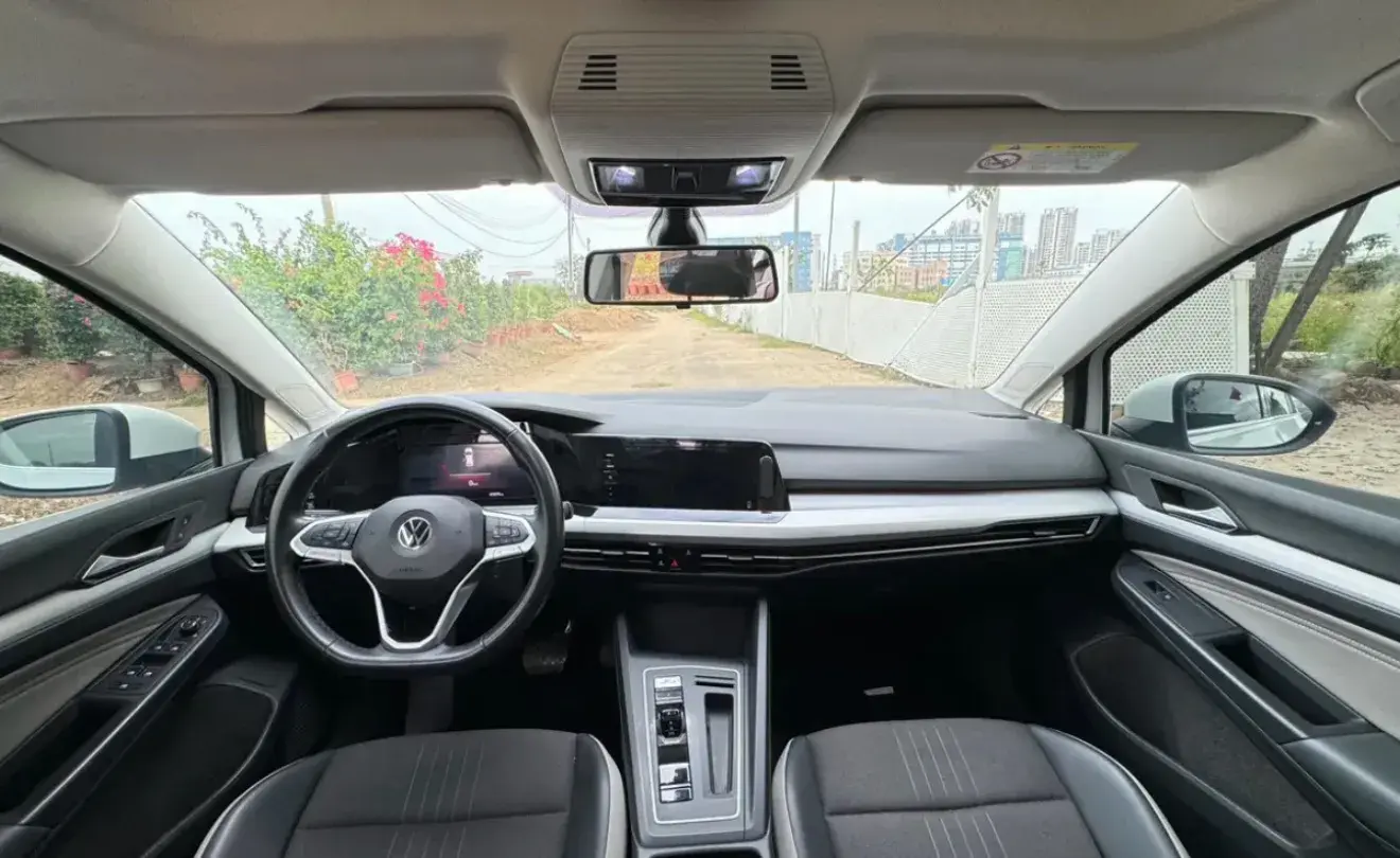 2021 VOLKSWAGEN GOLF thumbnail 2