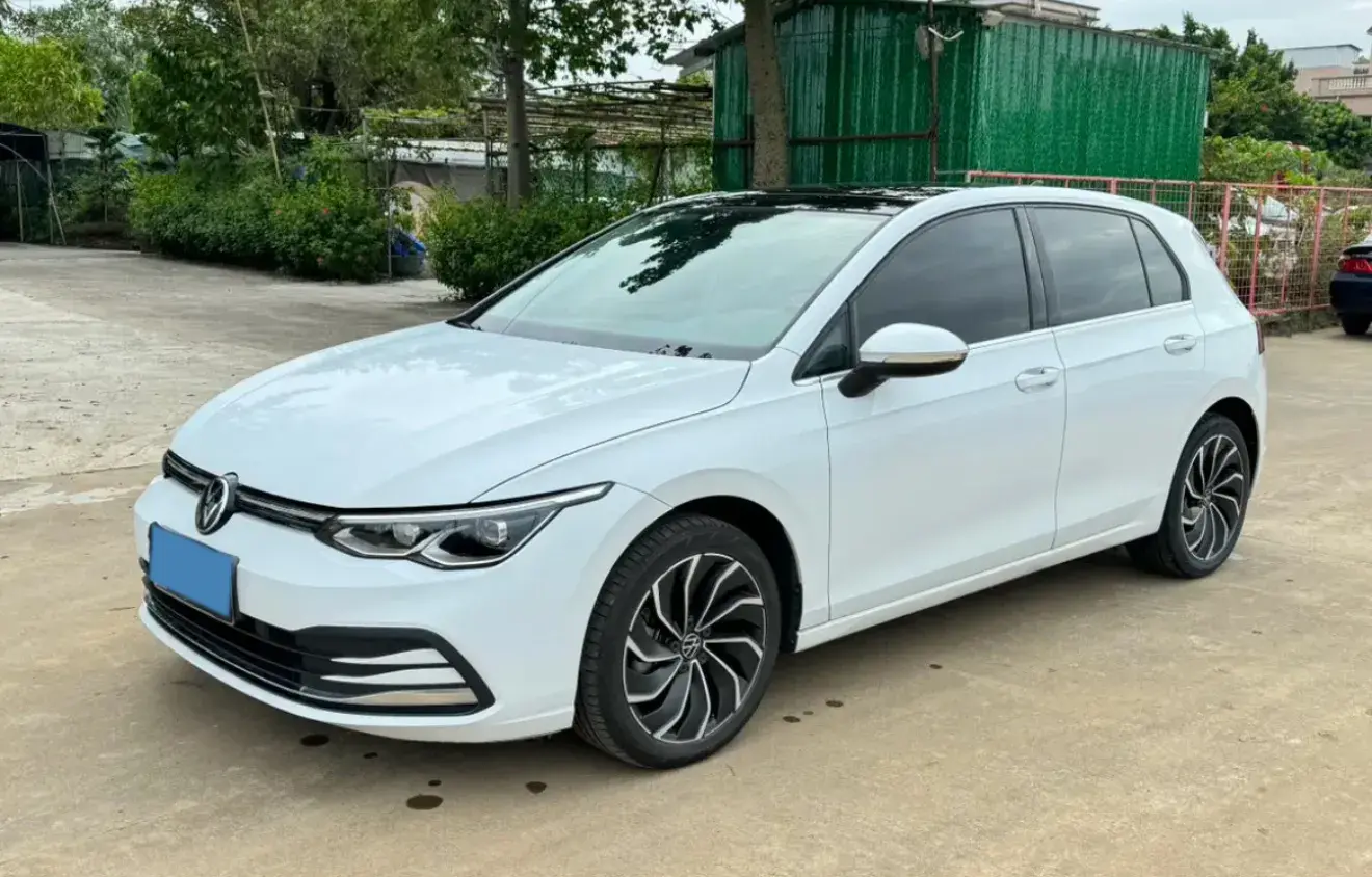 2021 VOLKSWAGEN GOLF view 1