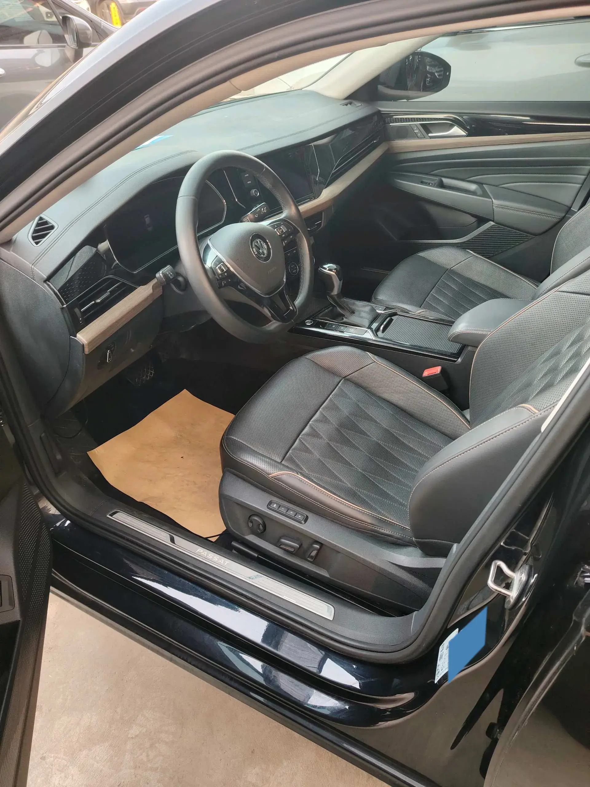 2019 VOLKSWAGEN PASSAT thumbnail 2