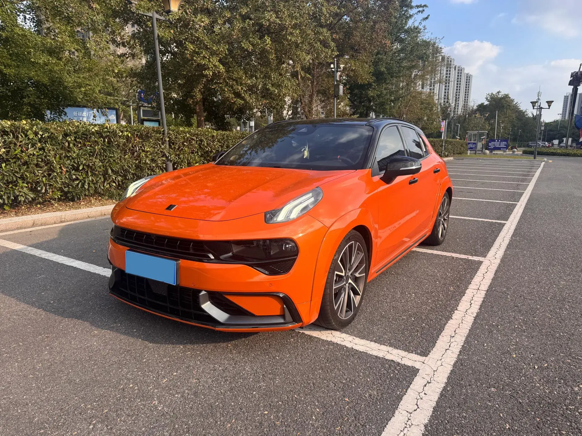 2021 LYNK&CO 02 view 1