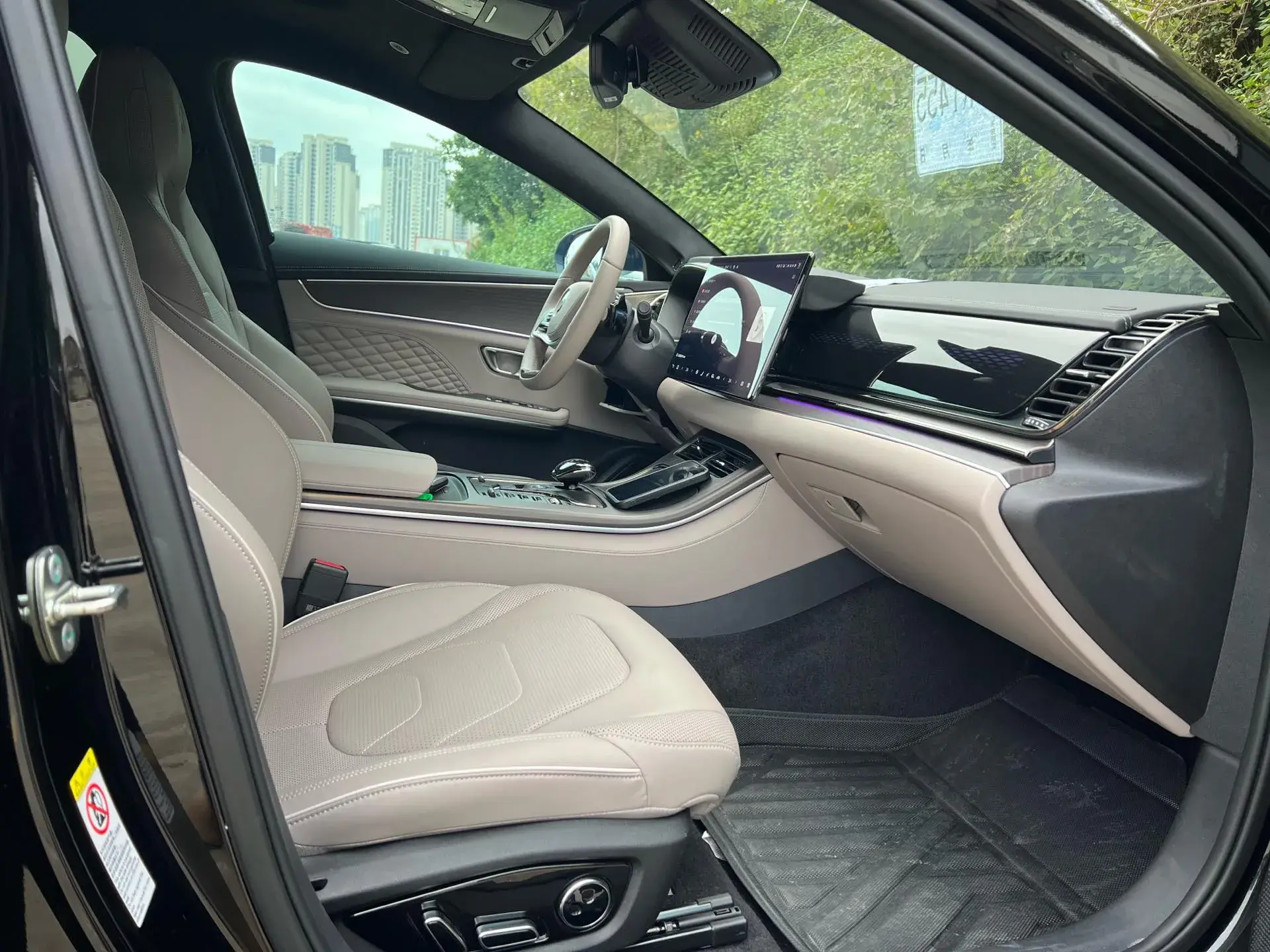 2024 BYD HAN thumbnail 4