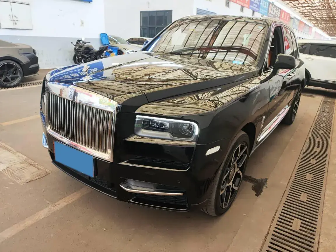 2018 ROLLS-ROYCE CULLINAN view 1