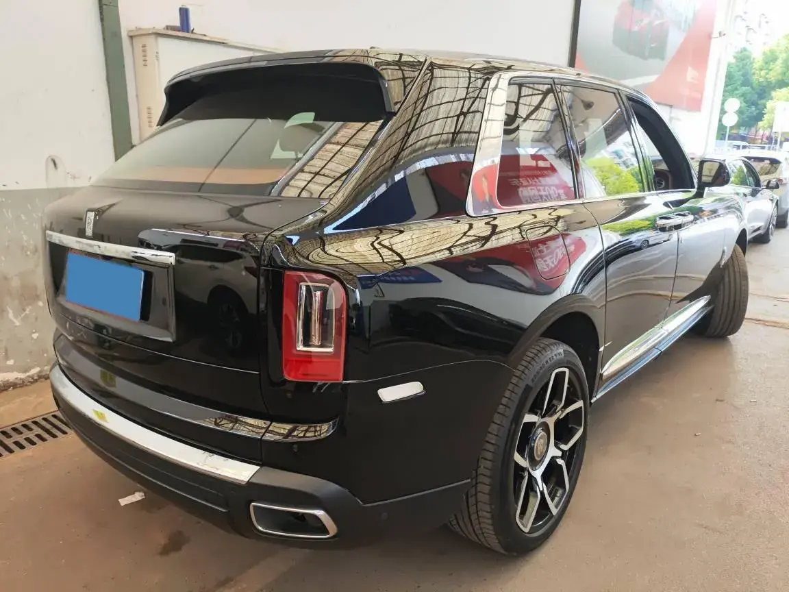 2018 ROLLS-ROYCE CULLINAN thumbnail 2