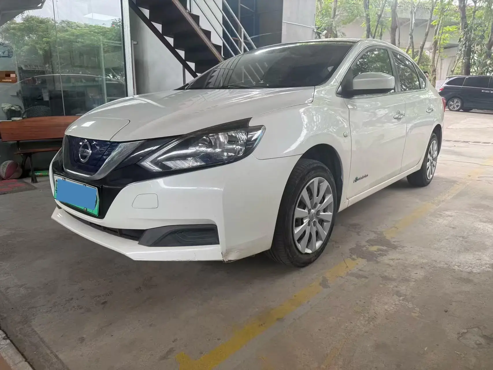 2018 NISSAN SYLPHY view 1