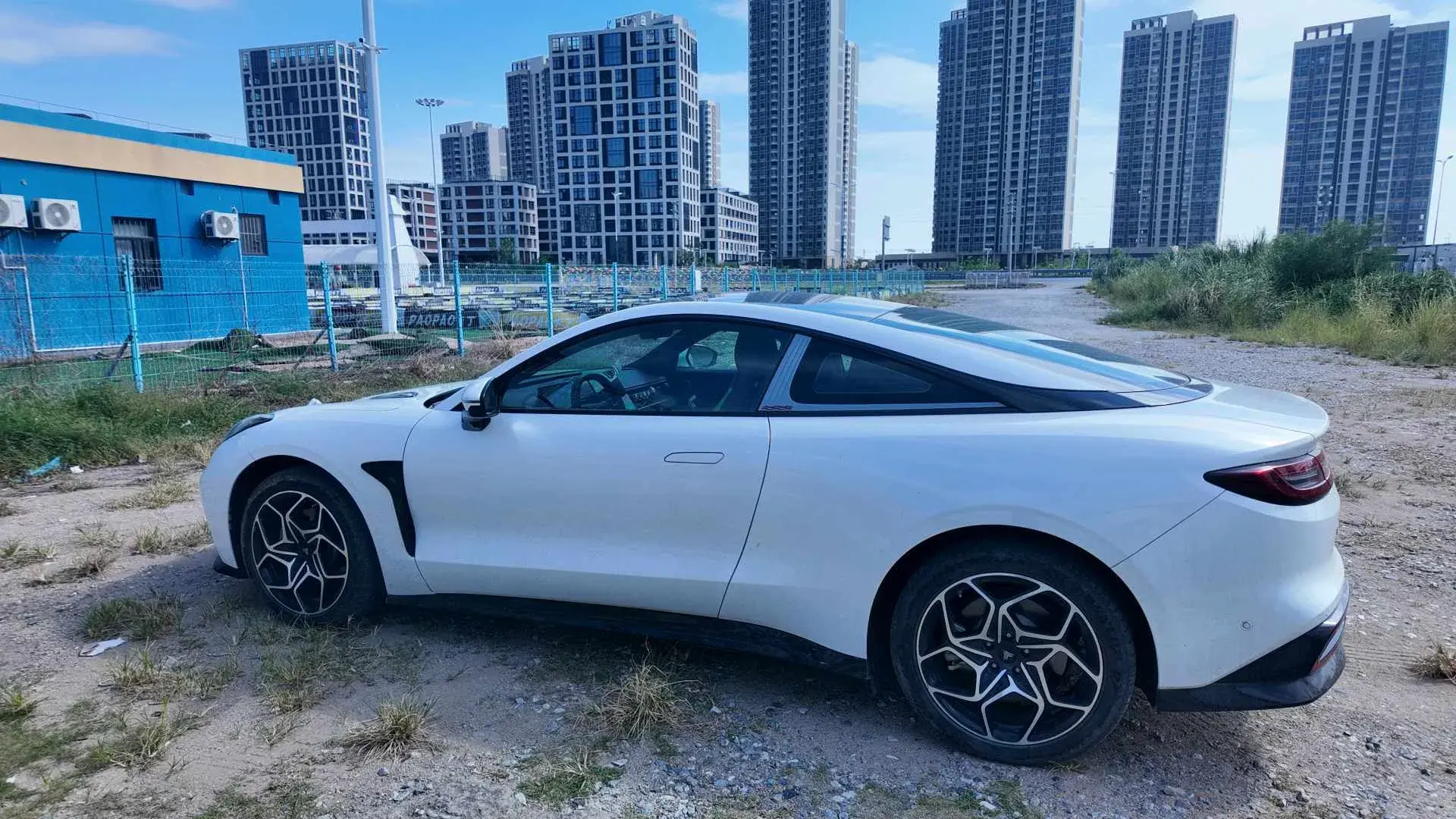 2023 NETA GT thumbnail 3