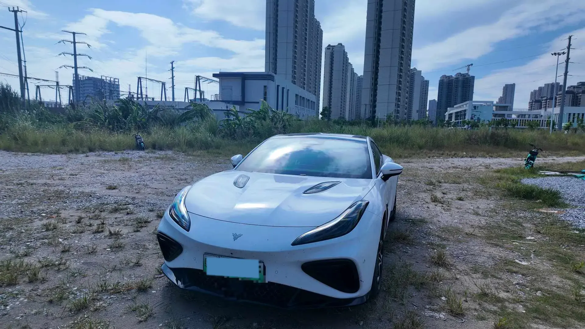 2023 NETA GT view 1