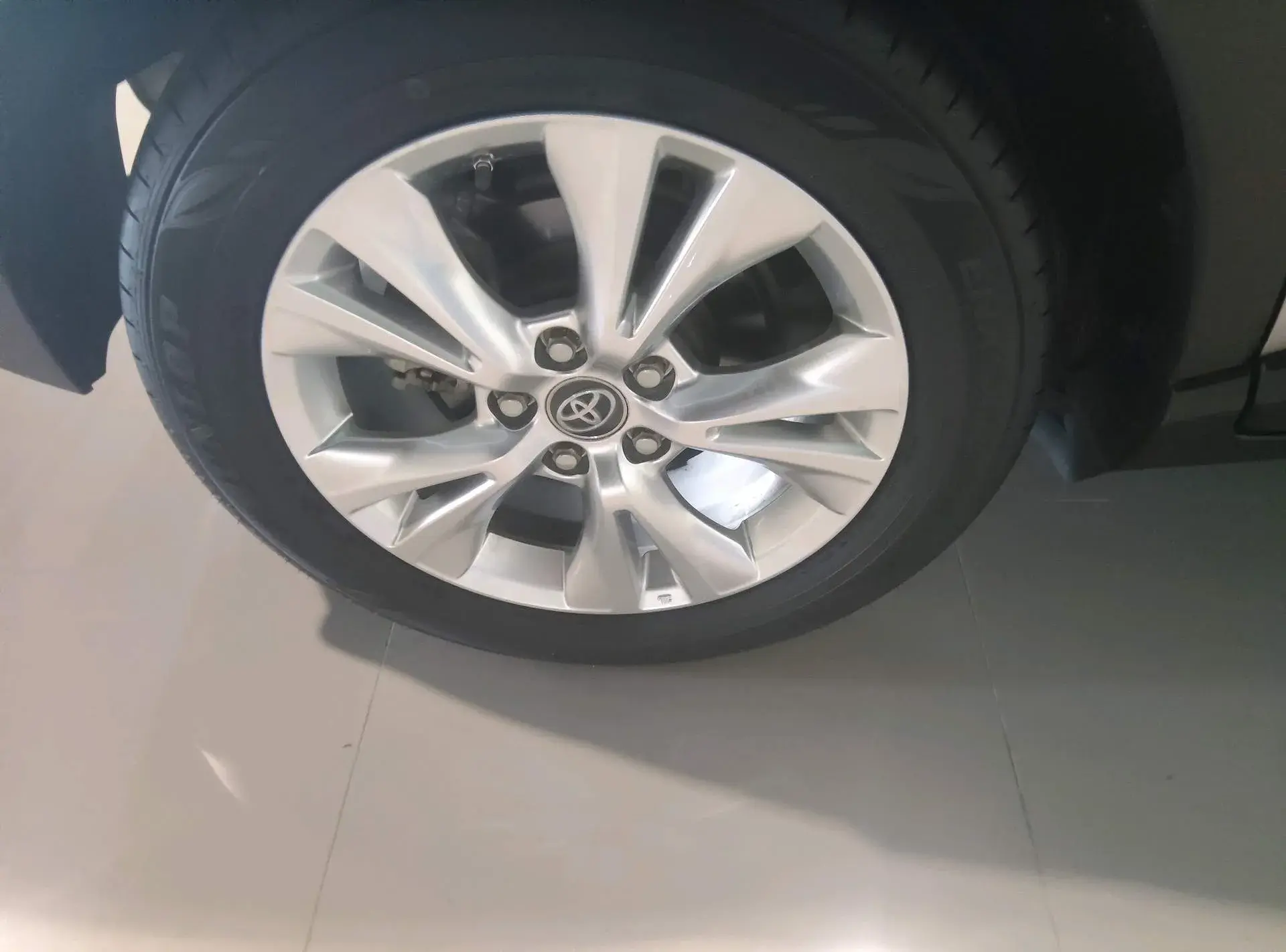 2021 TOYOTA IZOA thumbnail 3