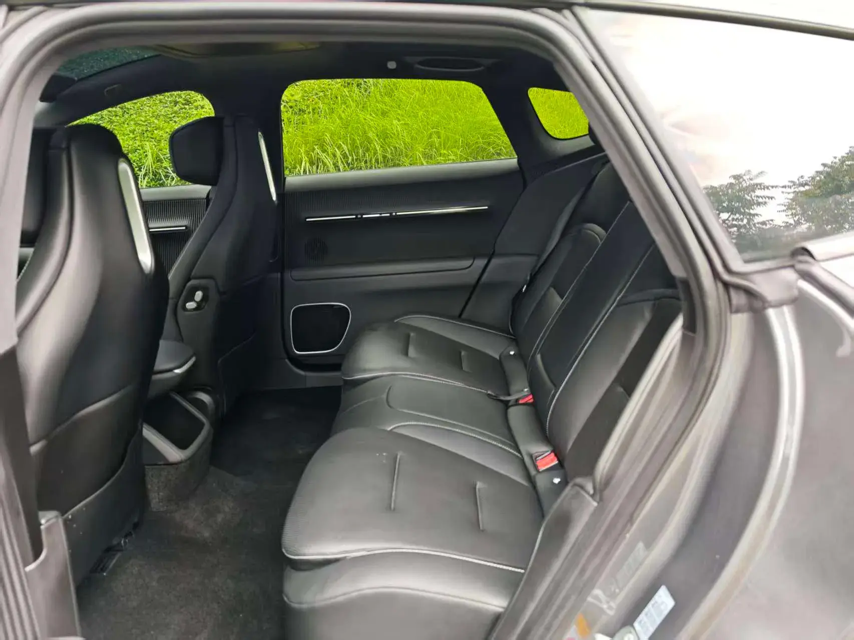 2025 AVATR 12 thumbnail 4