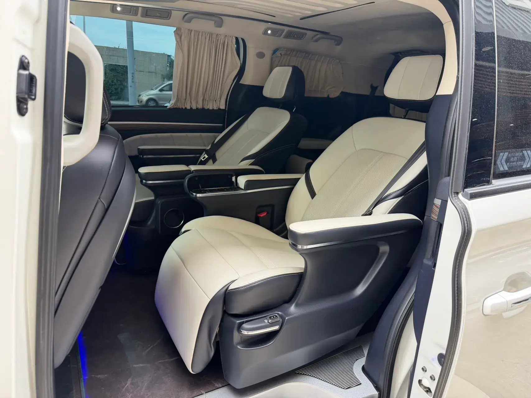 2021 GAC TRUMPCHI thumbnail 3