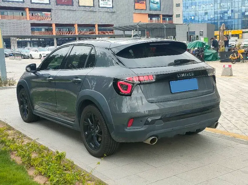 2019 LYNK&CO 02 thumbnail 4