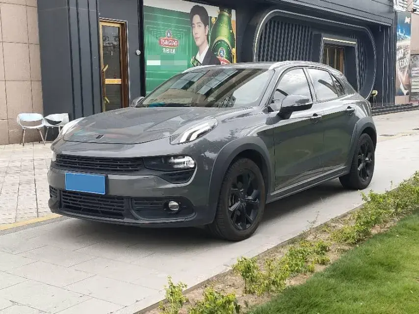 2019 LYNK&CO 02 view 1