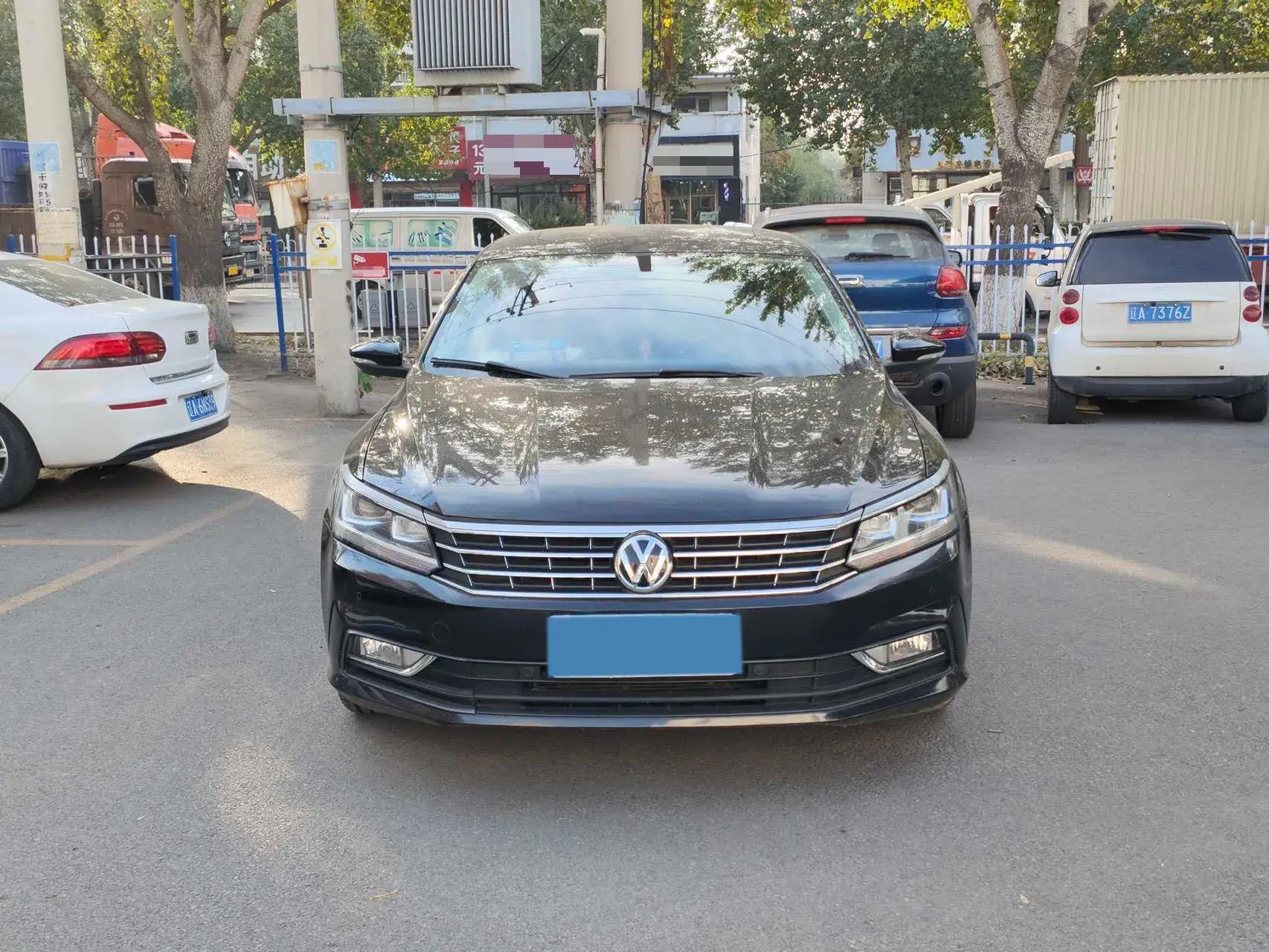2017 VOLKSWAGEN PASSAT thumbnail 2