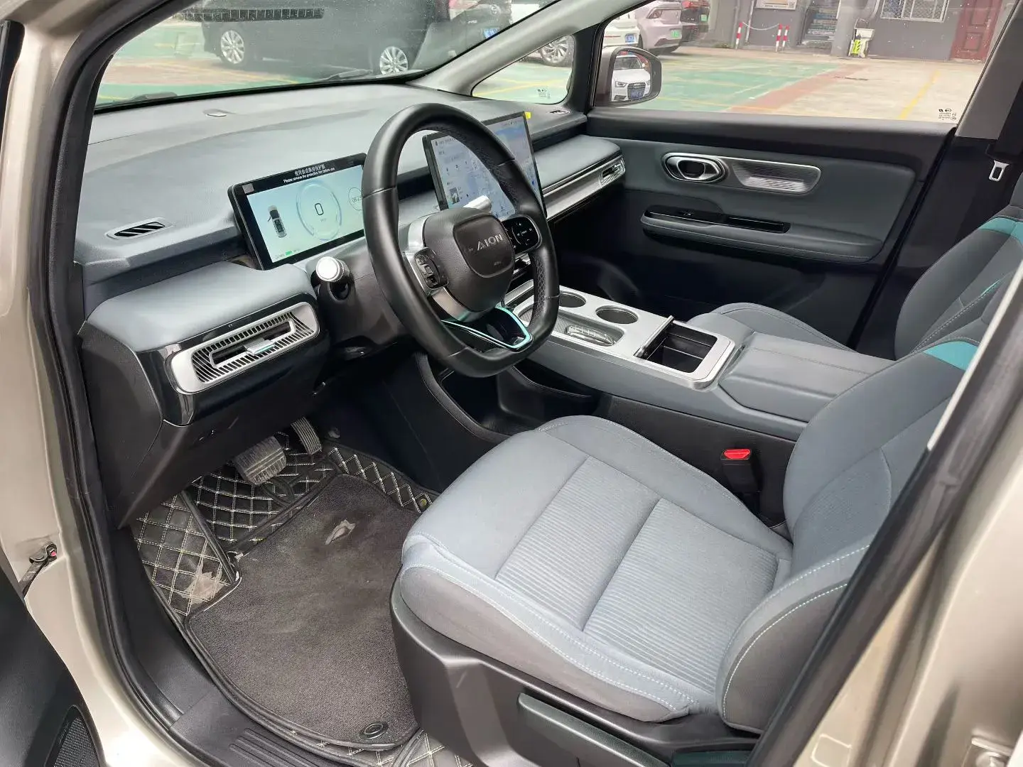 2023 AION Y thumbnail 4