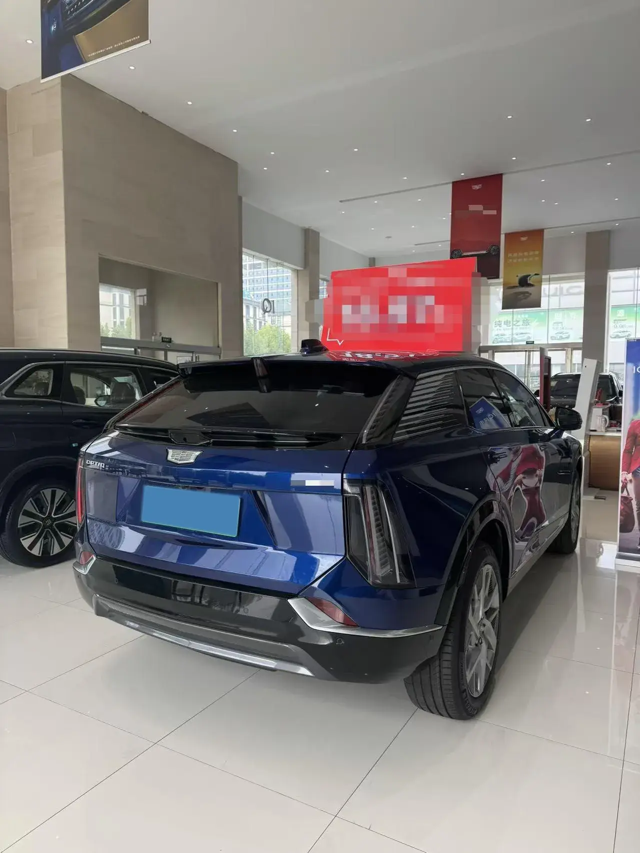 2024 CADILLAC OPTIQ thumbnail 3