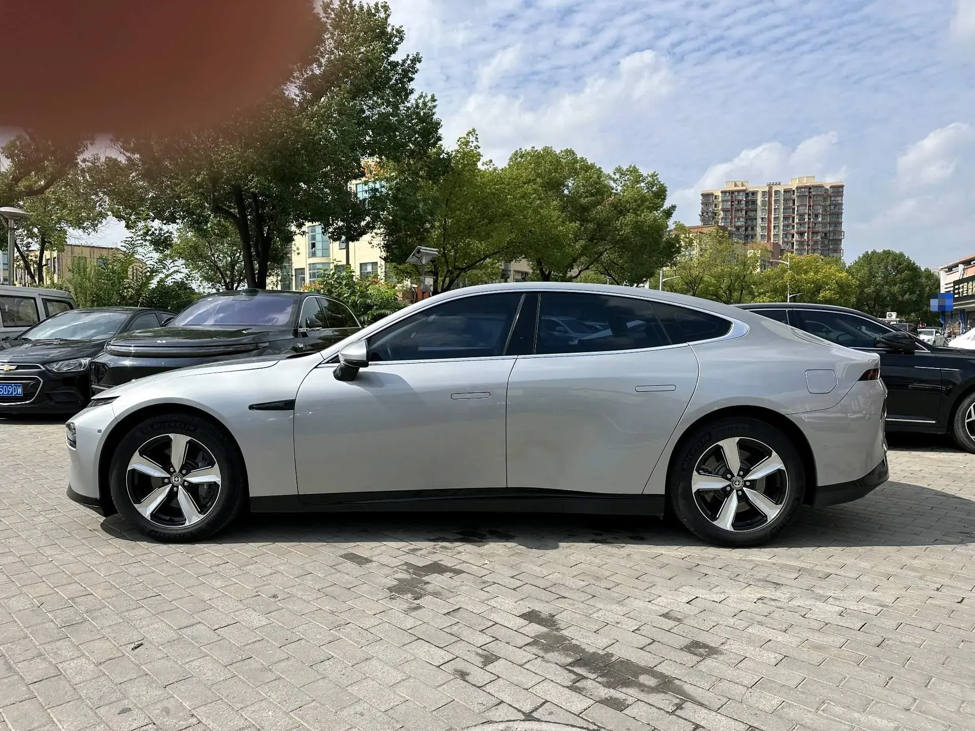 2023 XPENG P7 thumbnail 3