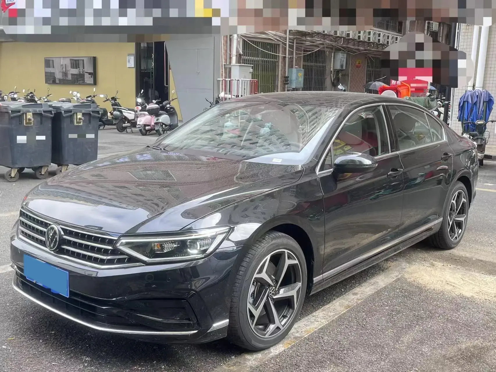 2025 VOLKSWAGEN MAGOTAN view 1