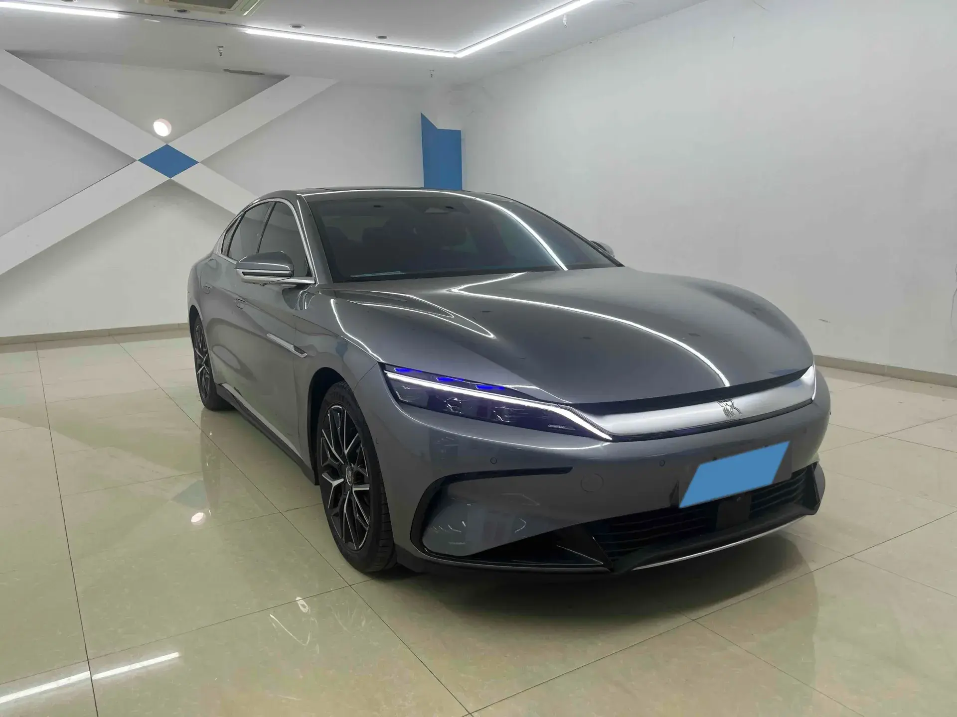 2022 BYD HAN thumbnail 3