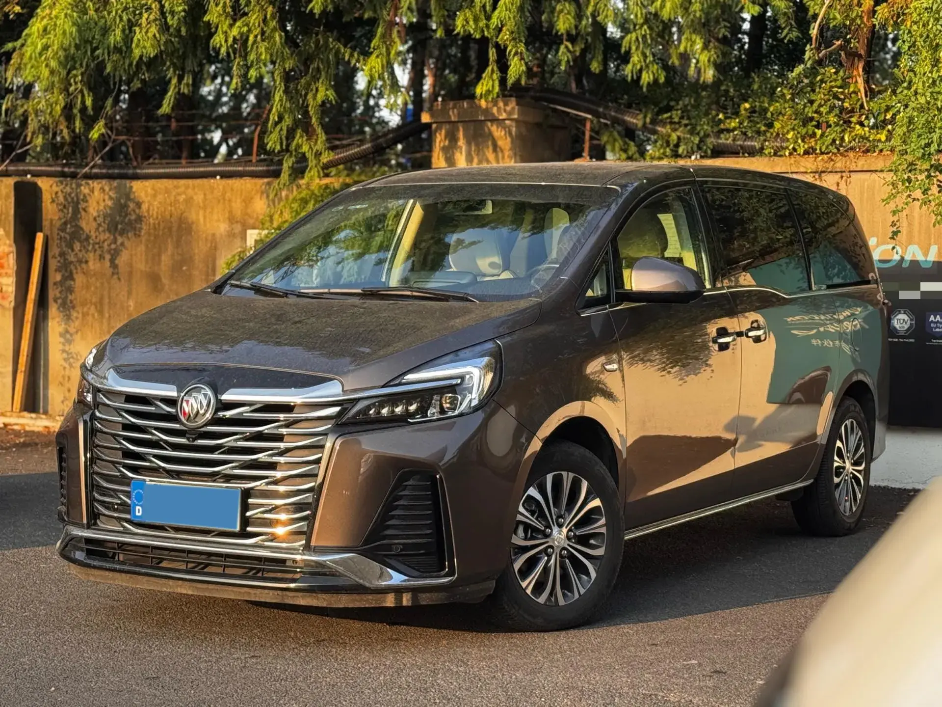 2023 BUICK GL8 view 1