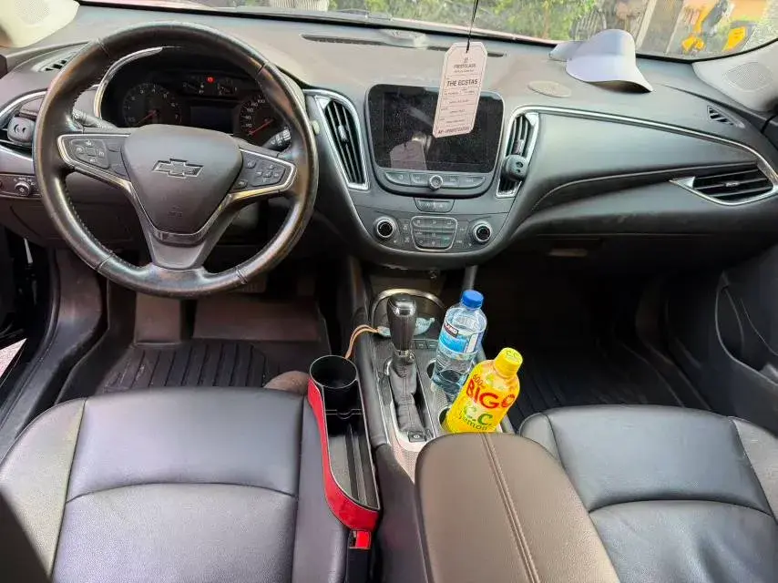 2020 CHEVROLET MALIBU thumbnail 3