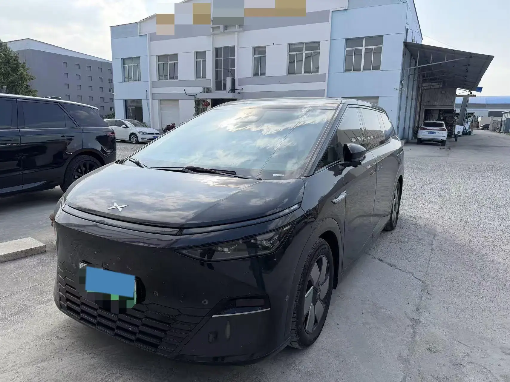 2024 XPENG X9 view 1