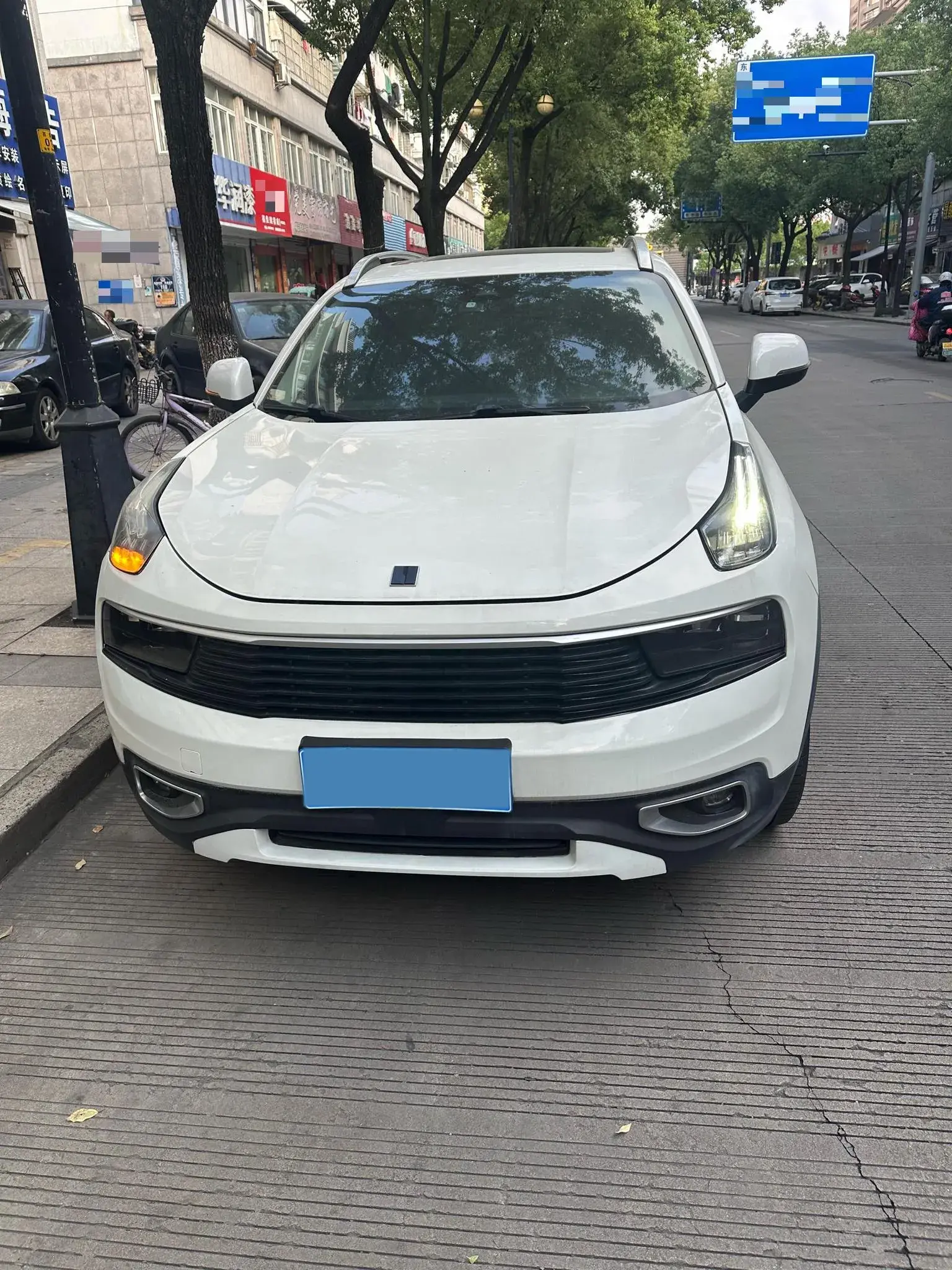 2018 LYNK&CO 01 thumbnail 2