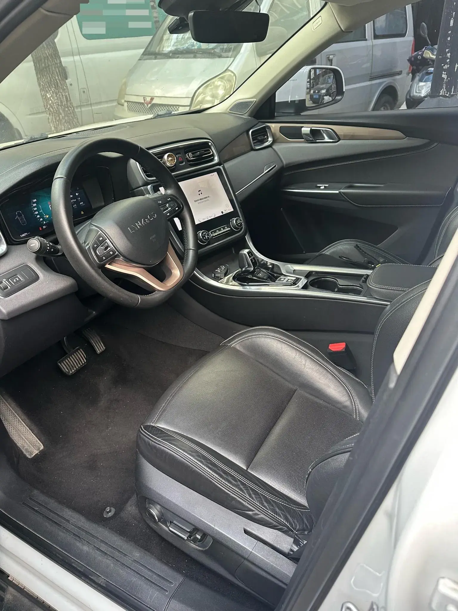 2018 LYNK&CO 01 thumbnail 3