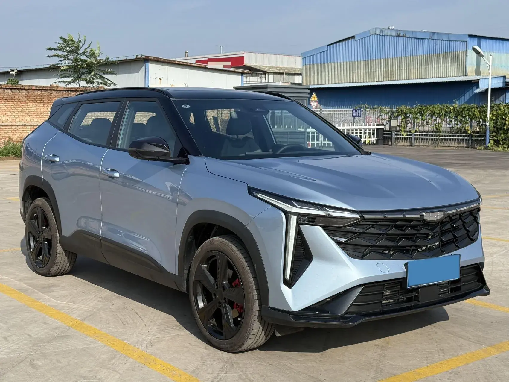 2023 GEELY AZKARRA thumbnail 3