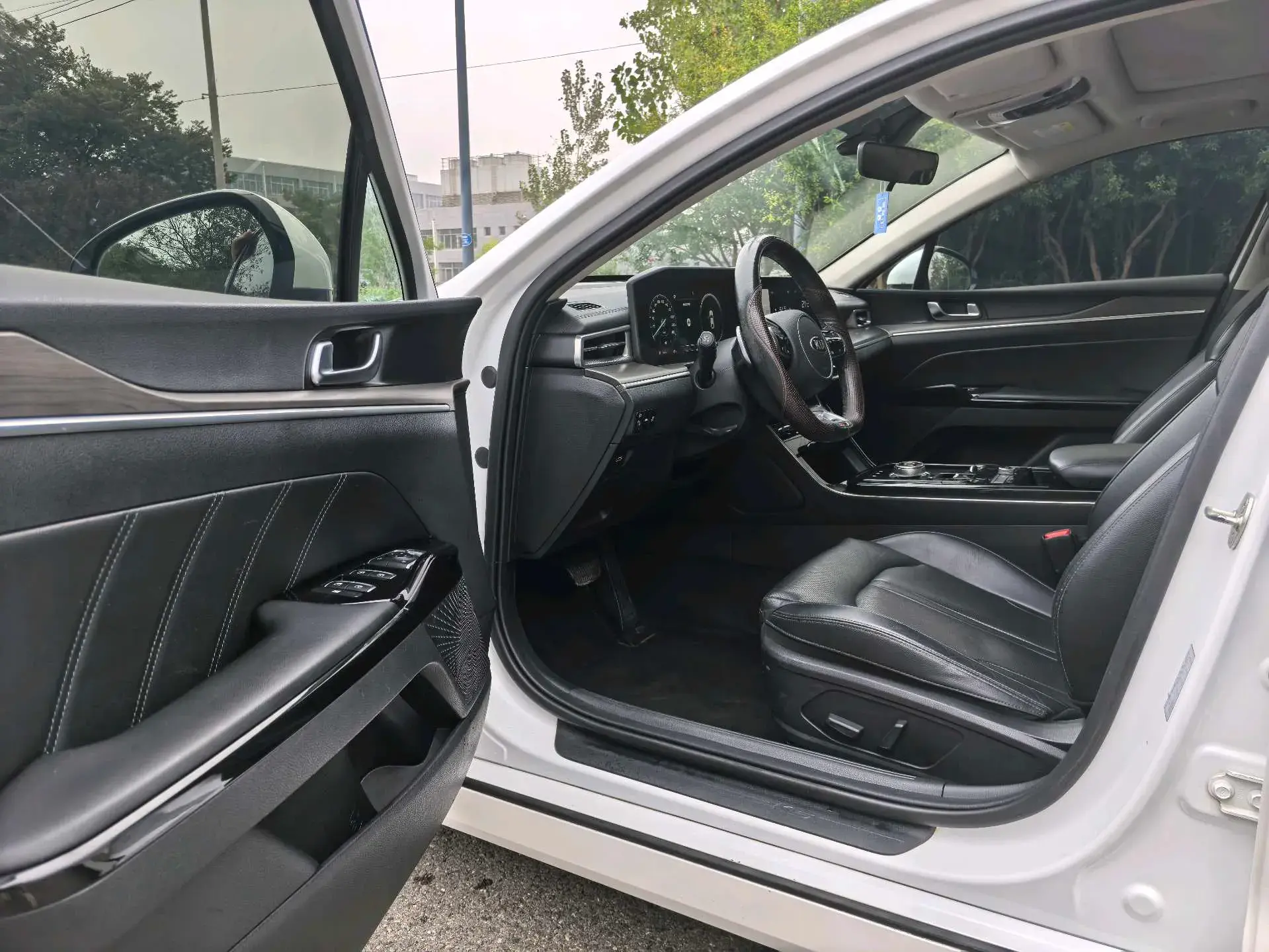 2020 KIA K5 thumbnail 4