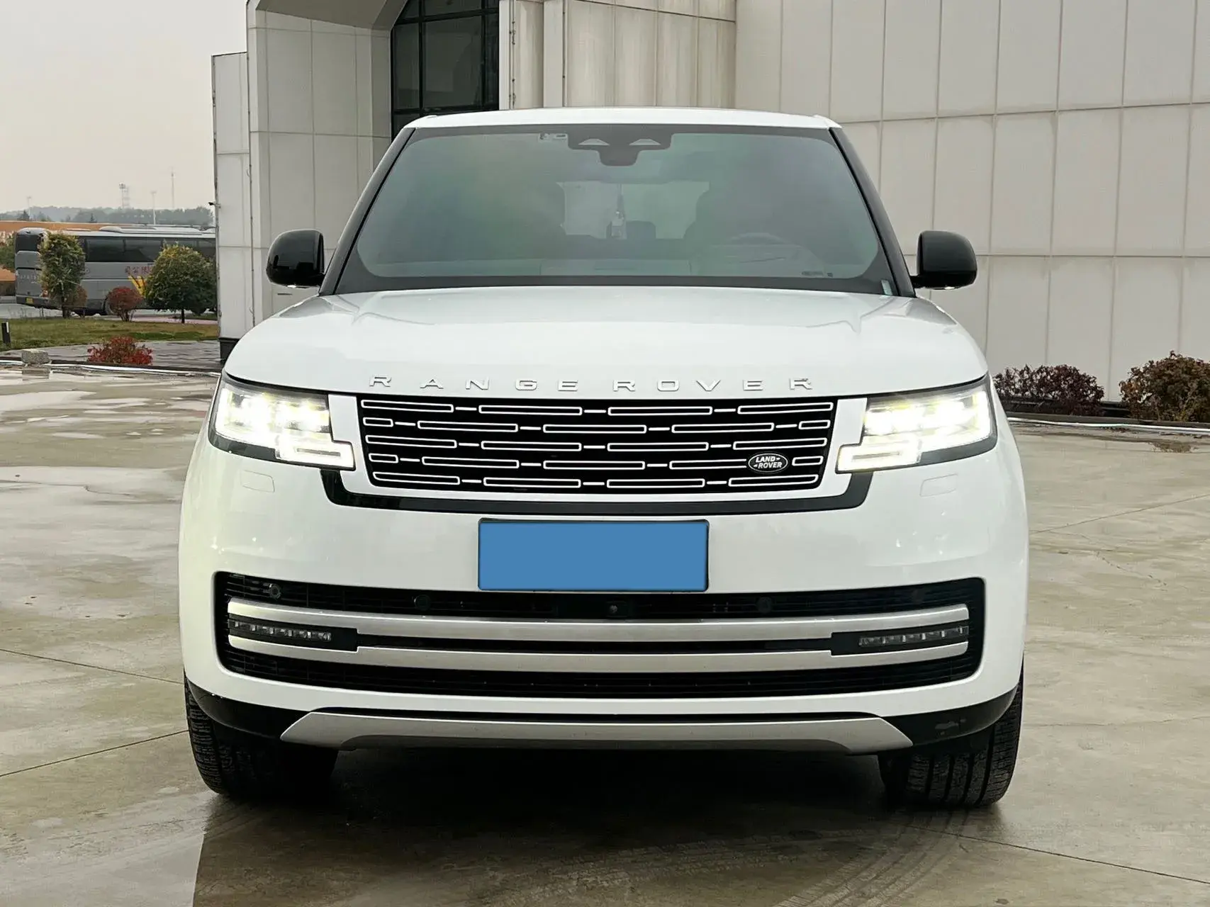 2024 LAND ROVER thumbnail 2