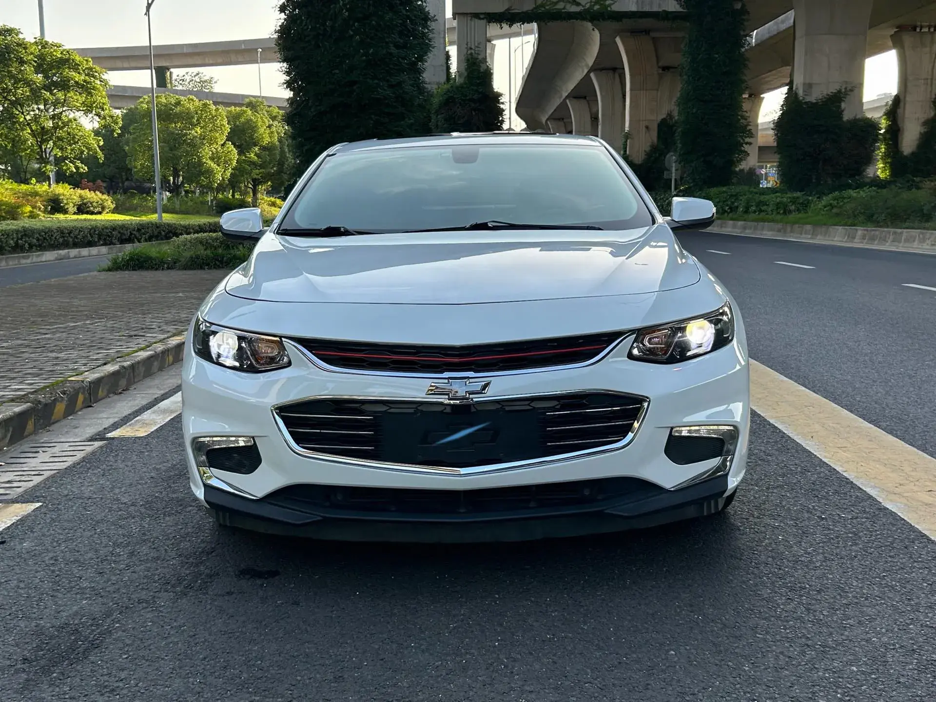 2018 CHEVROLET MALIBU thumbnail 2