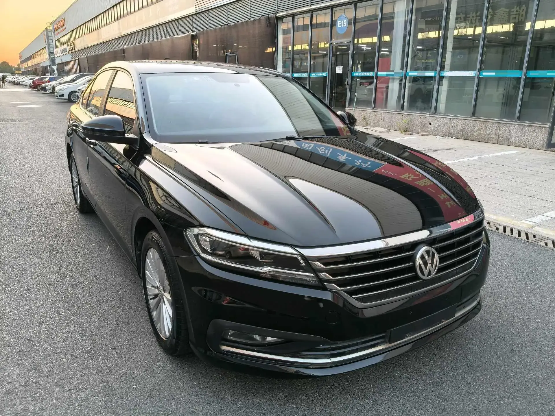 2019 VOLKSWAGEN LAVIDA thumbnail 3