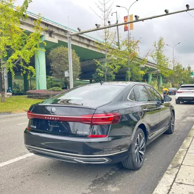 2022 VOLKSWAGEN PASSAT thumbnail 3