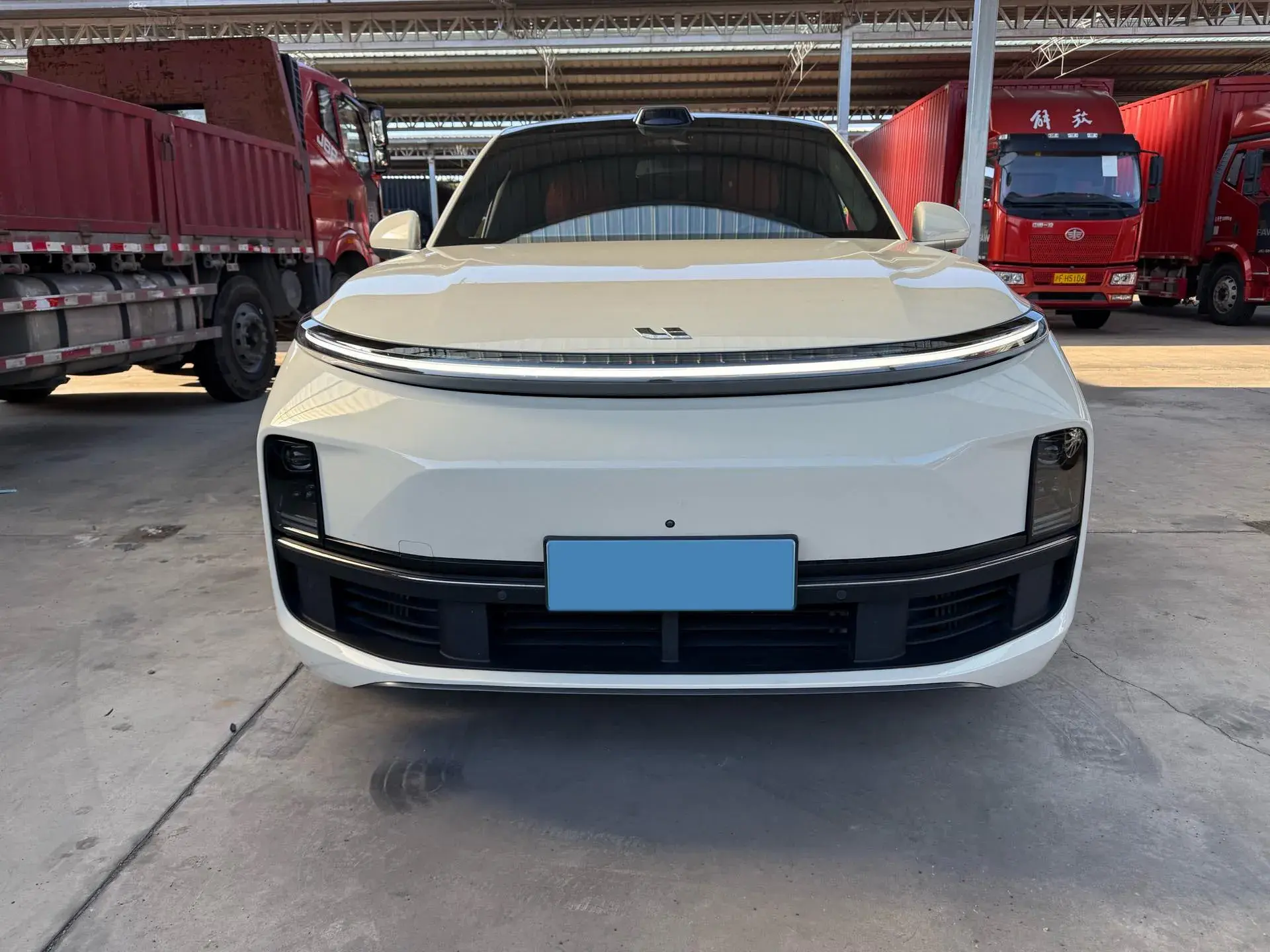 2023 LI L8 thumbnail 2