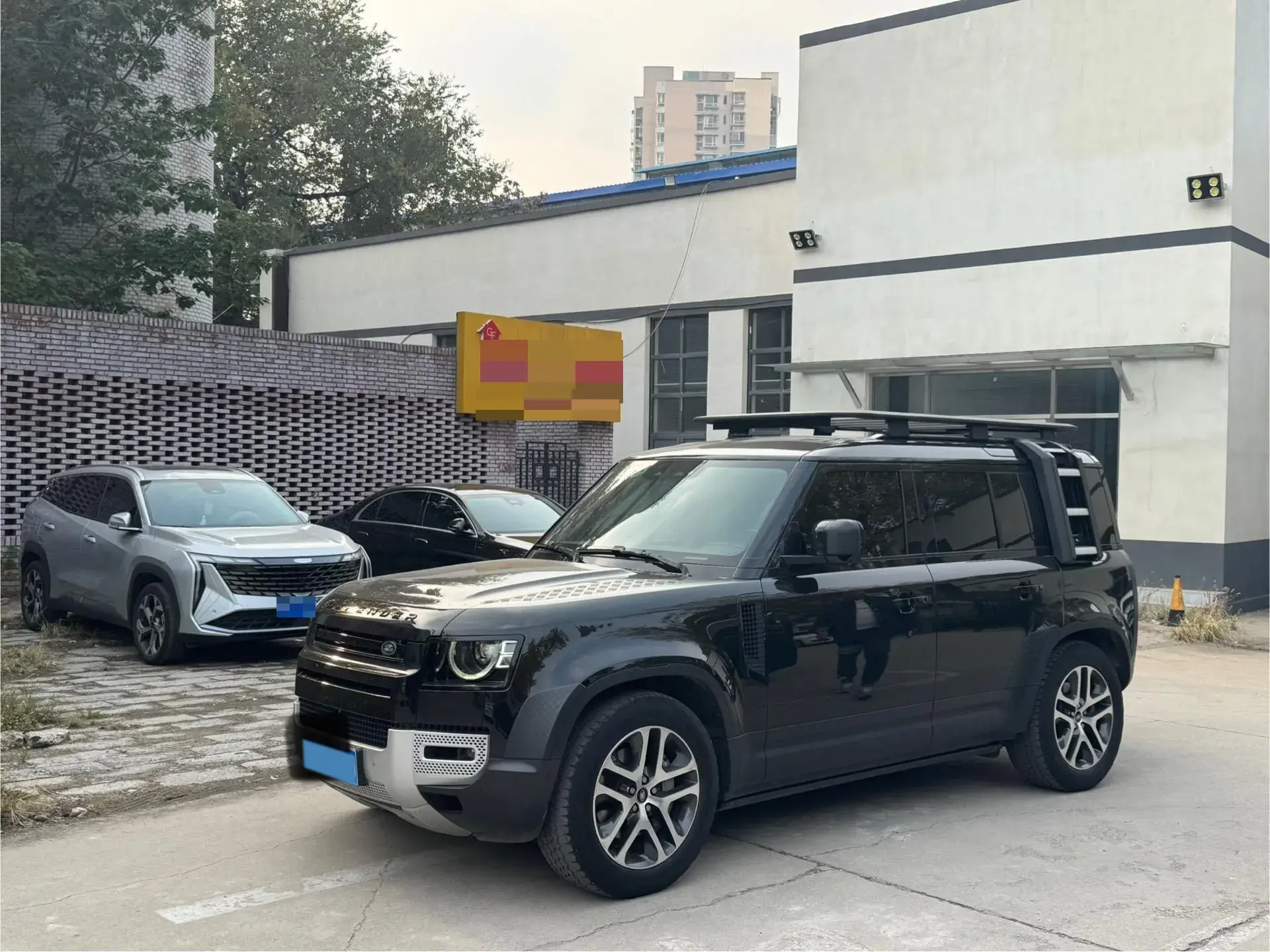 2022 LAND ROVER view 1